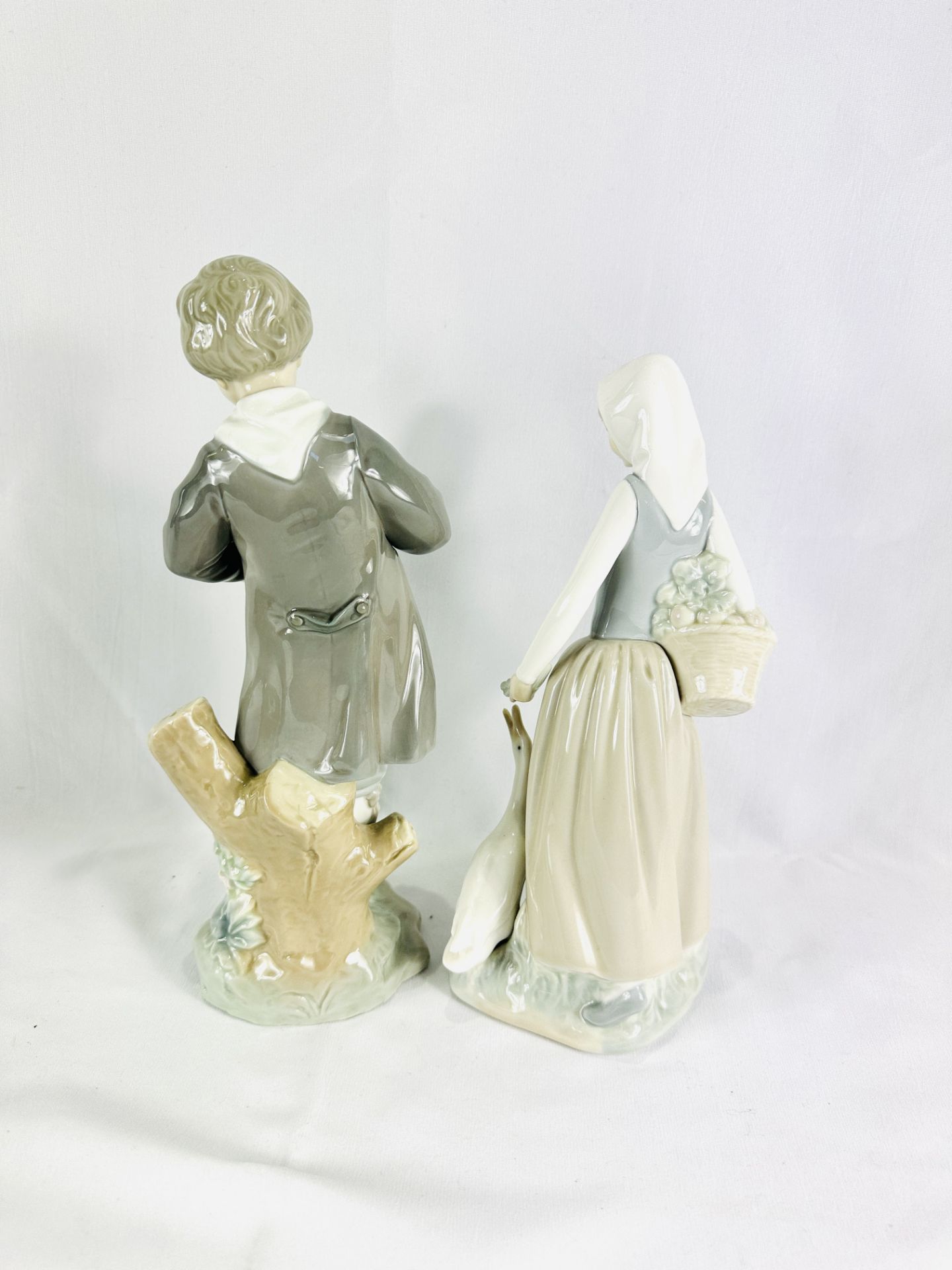 Four Neo figures; together with four Lladro figures - Image 8 of 10