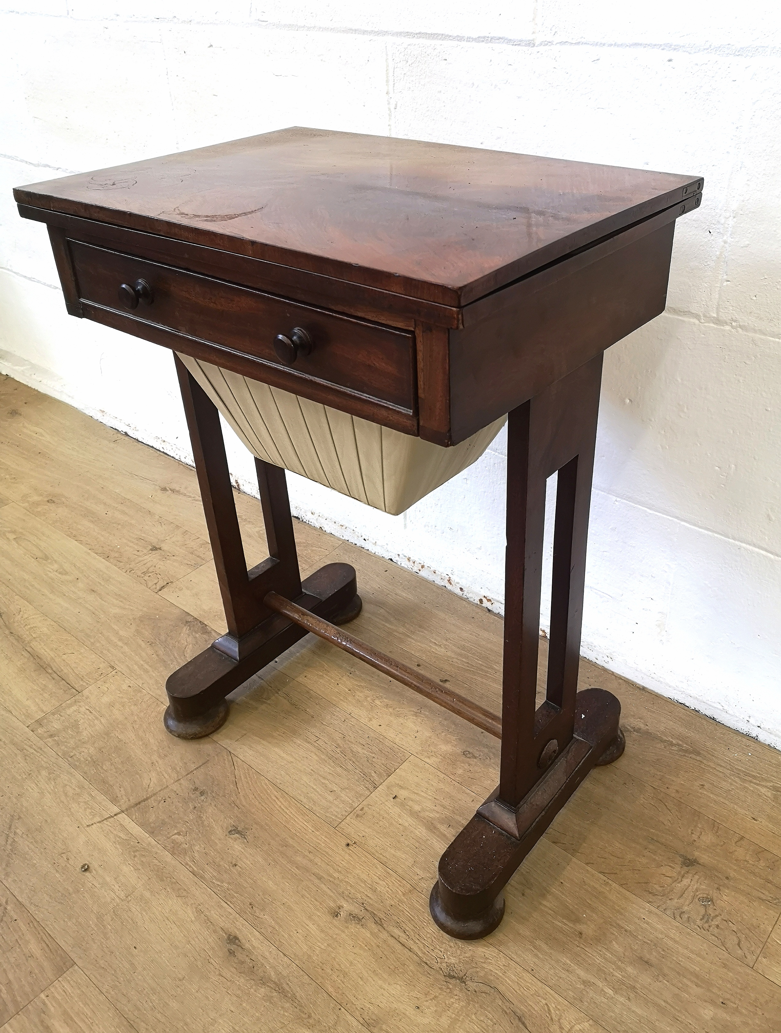 Mahogany work table - Image 4 of 7