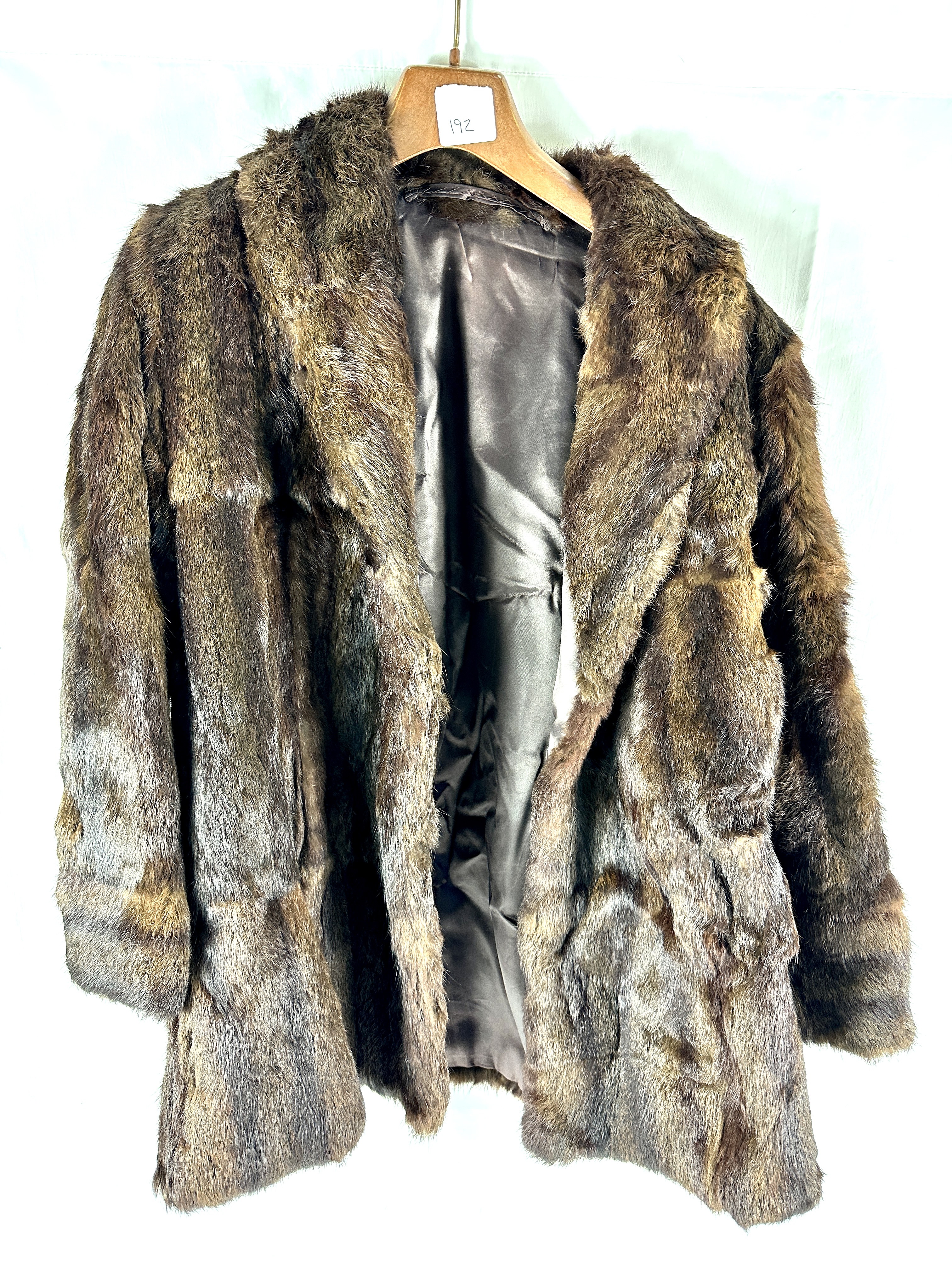 A fur coat and fur stole - Image 2 of 5