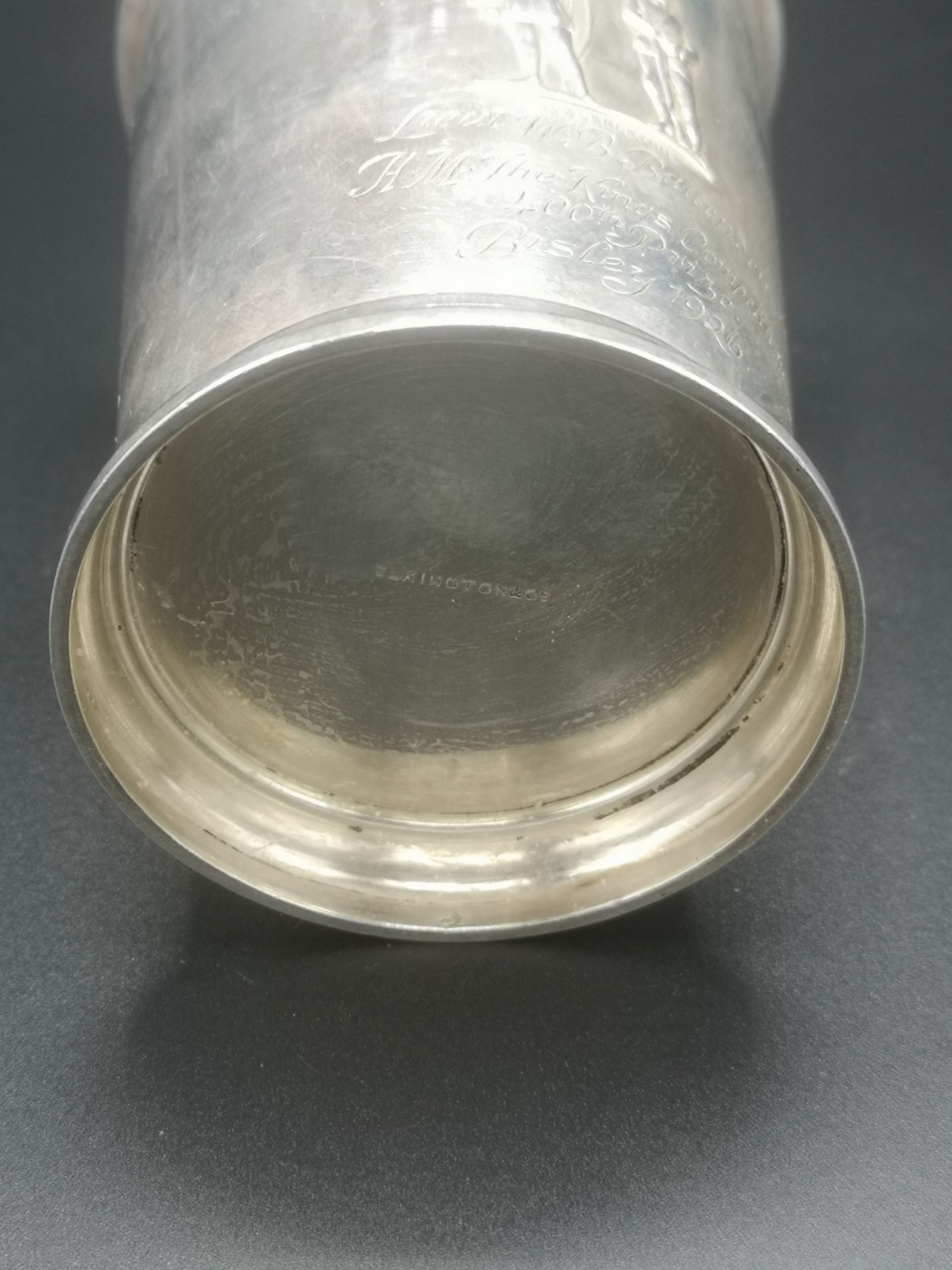 Elkington silver beaker, 1926 together with two silver napkin rings - Image 4 of 7