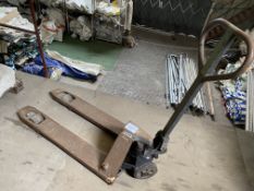 Pallet truck. This lot is subject to VAT