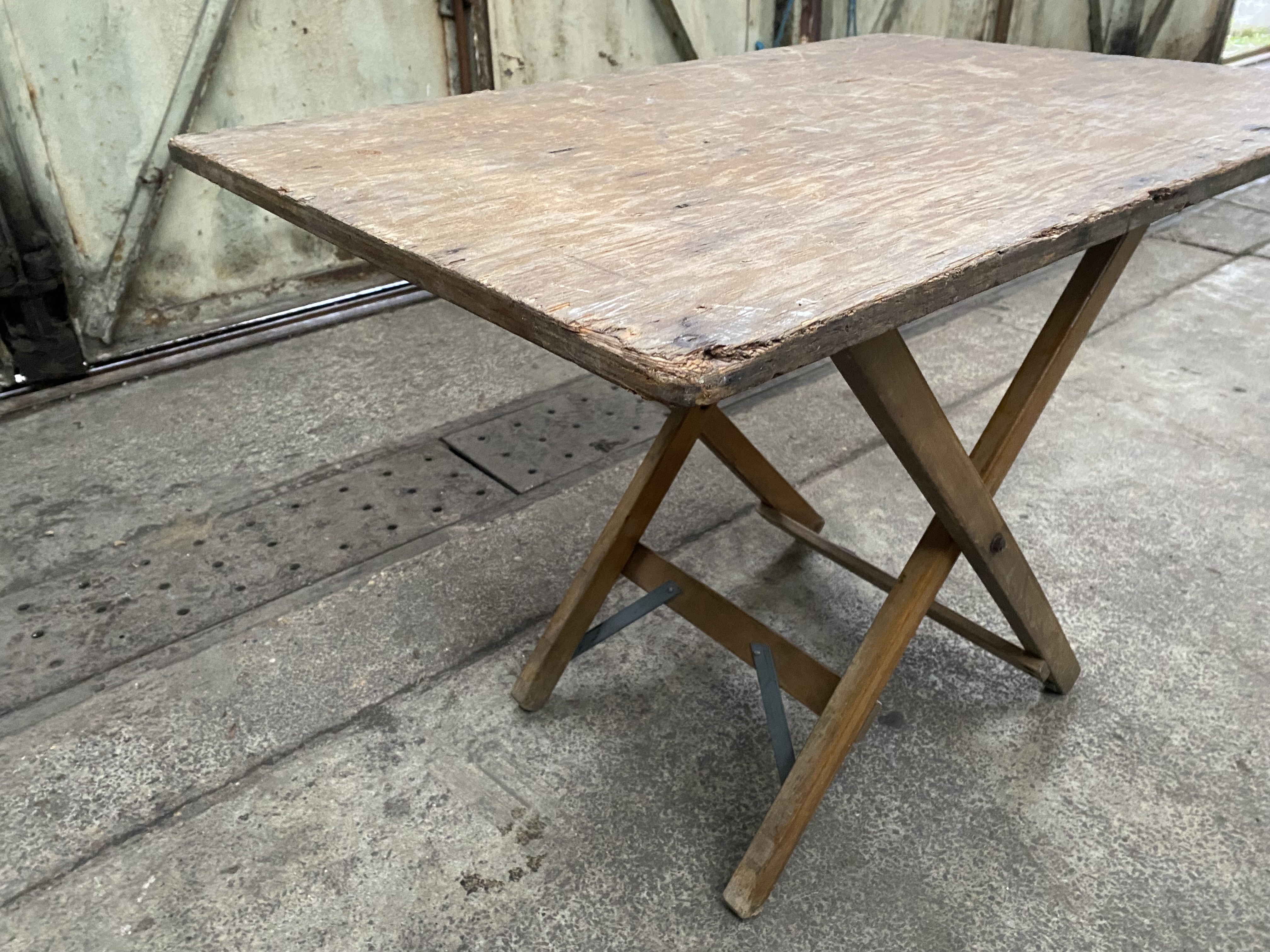 14 no 2ft x 2ft wooden folding tables. This lot is subject to VAT - Image 6 of 6