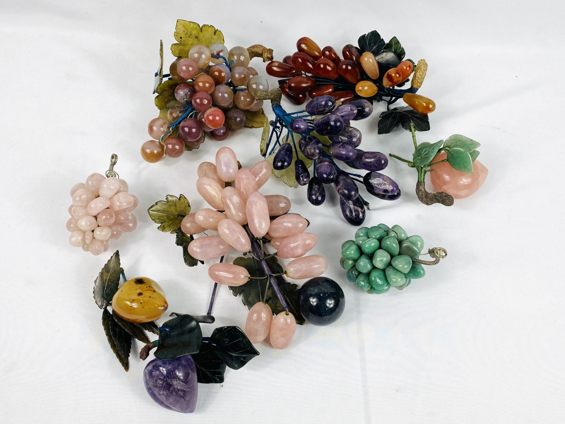 Collection of hard stone grapes and berries - Image 2 of 4