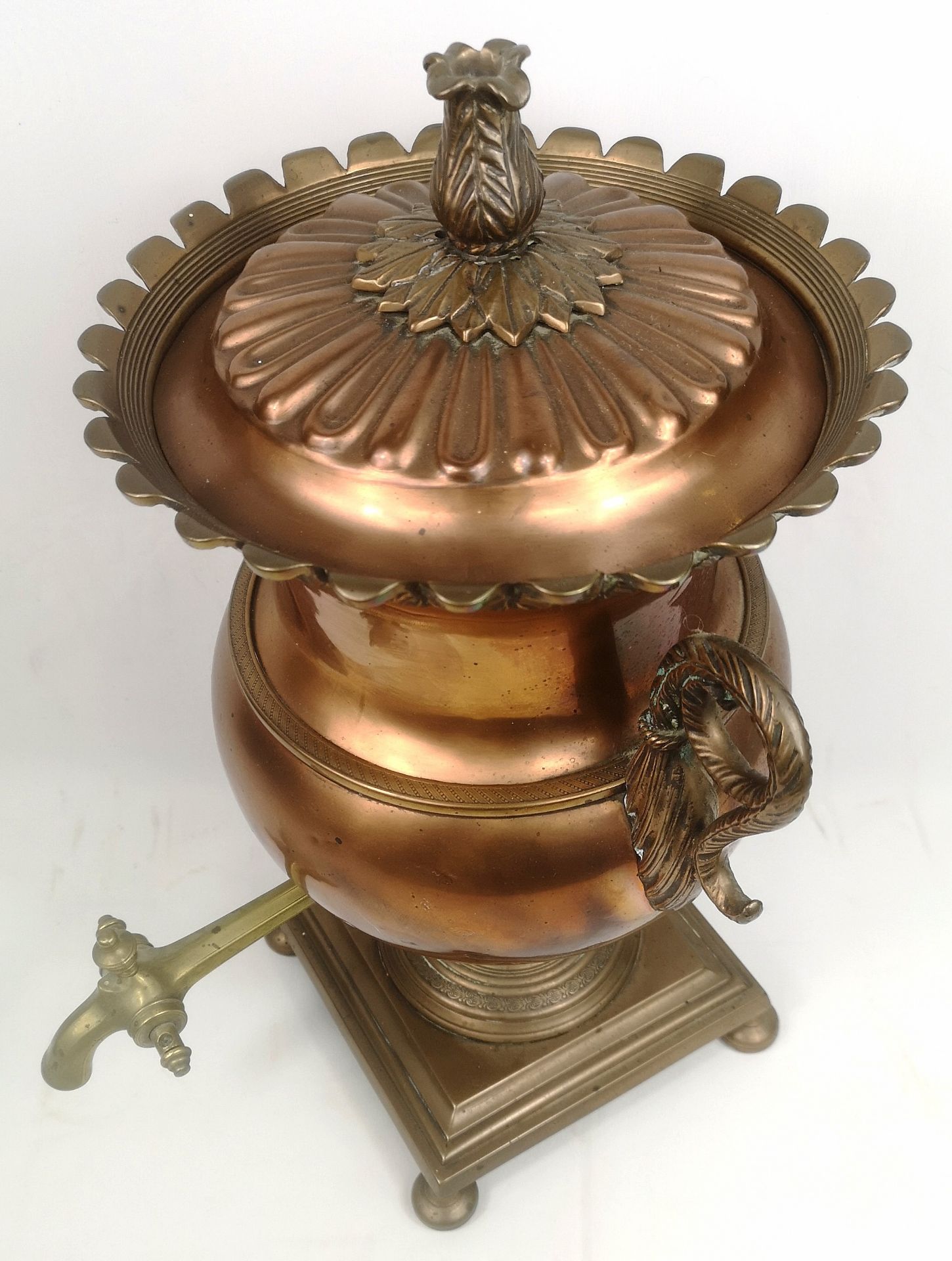 Victorian copper samovar - Image 4 of 6