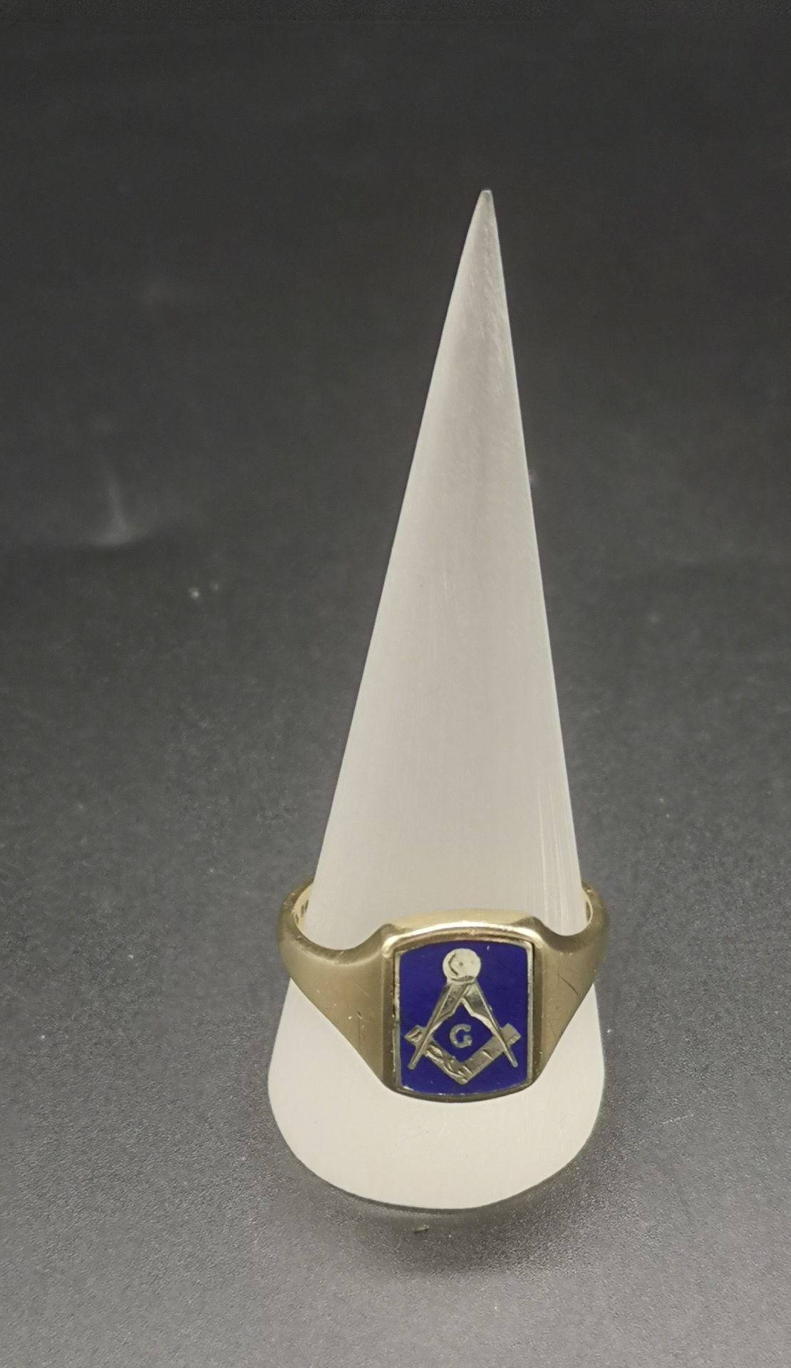 9ct gold masonic swivel top ring - Image 6 of 6