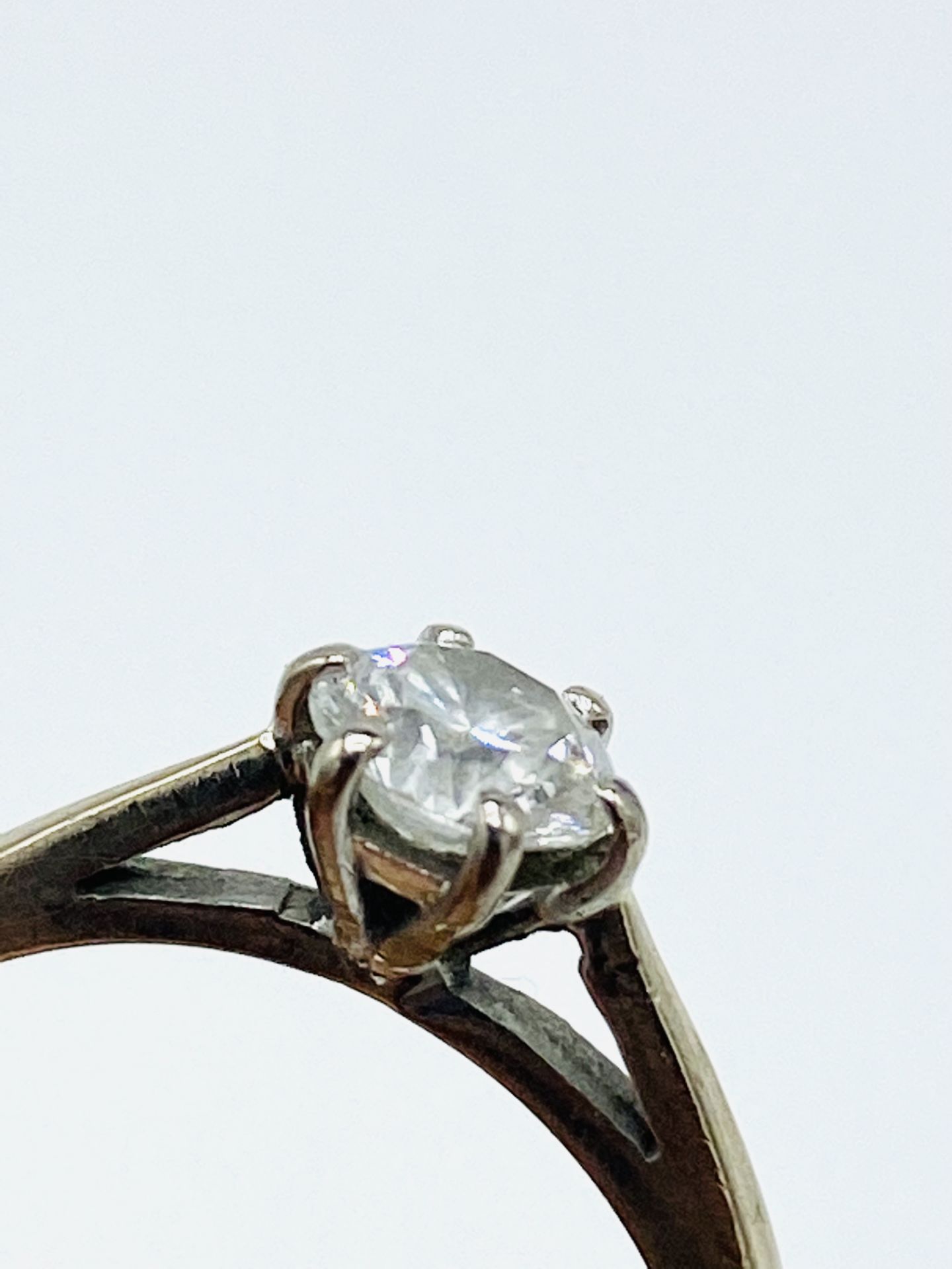 18ct white gold diamond solitaire ring - Image 3 of 5