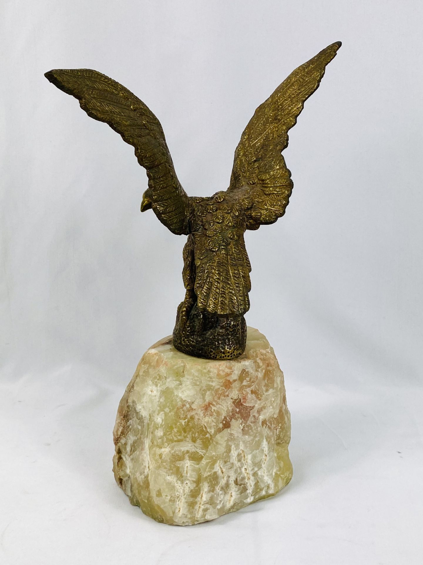 Brass eagle mounted on an onyx base - Image 4 of 4