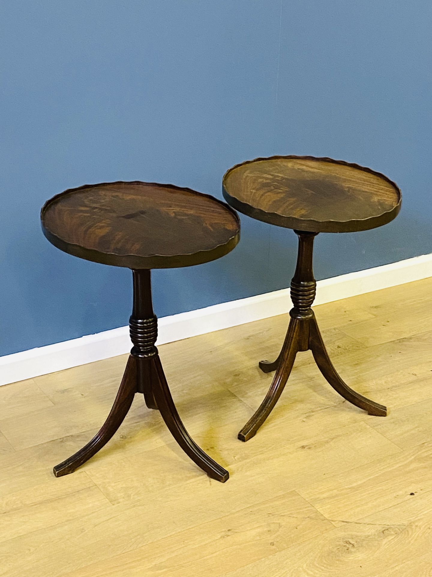 Two mahogany wine tables - Bild 4 aus 4