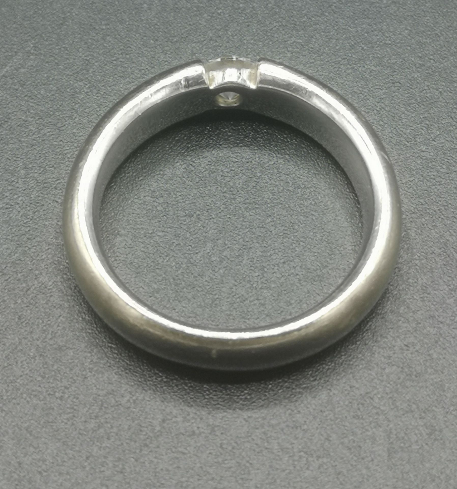 18ct white gold ring by Kim - Image 4 of 4