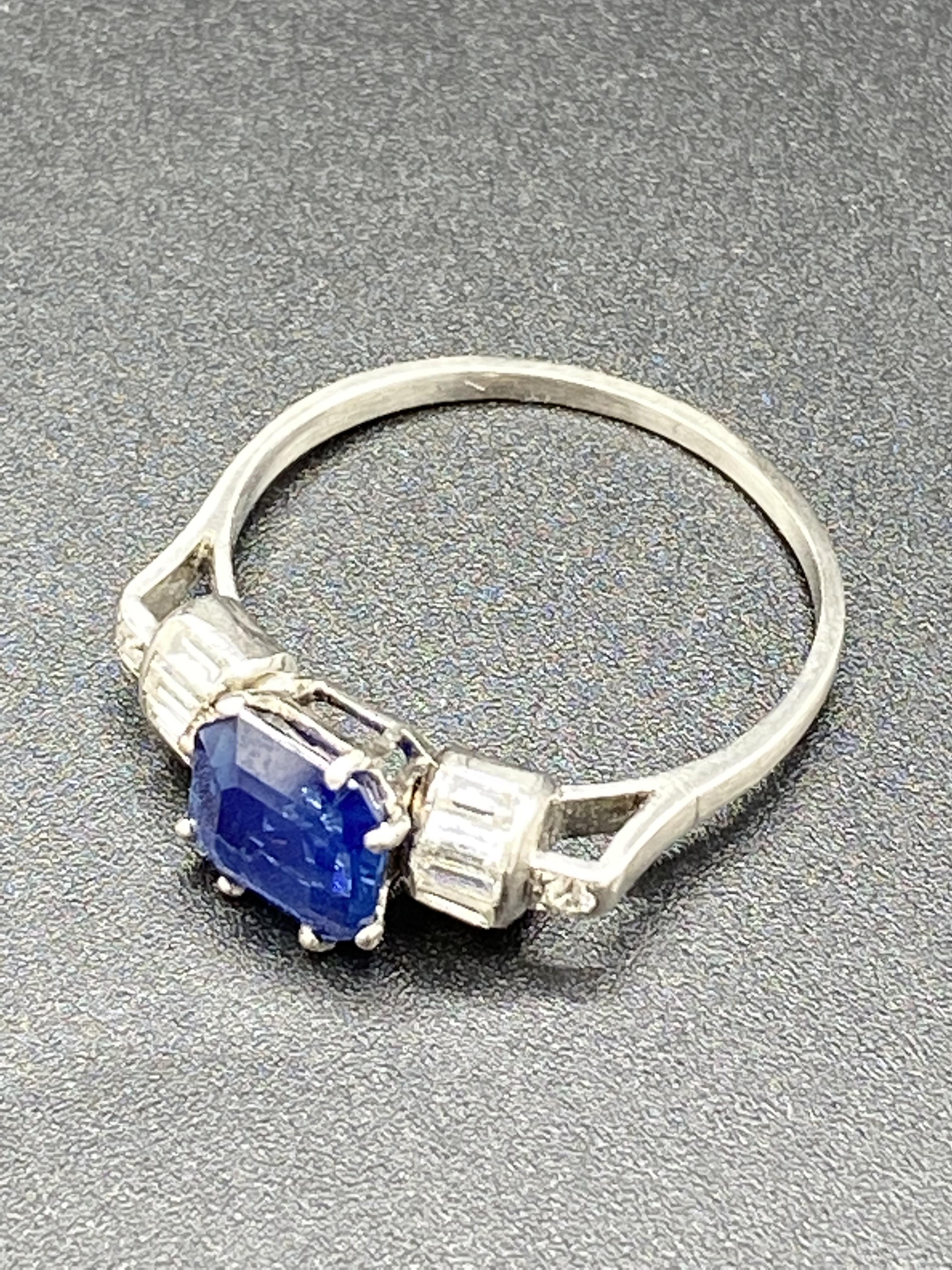 White gold, sapphire and diamond art deco style ring - Image 4 of 5