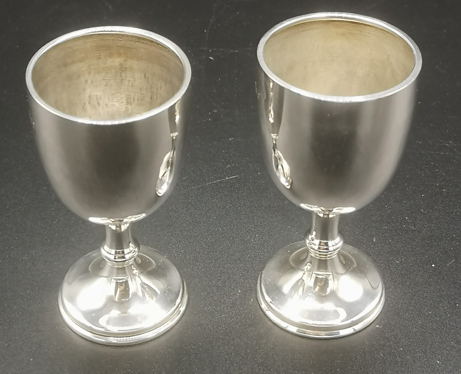 Two silver cups and a silver pill box - Image 5 of 6