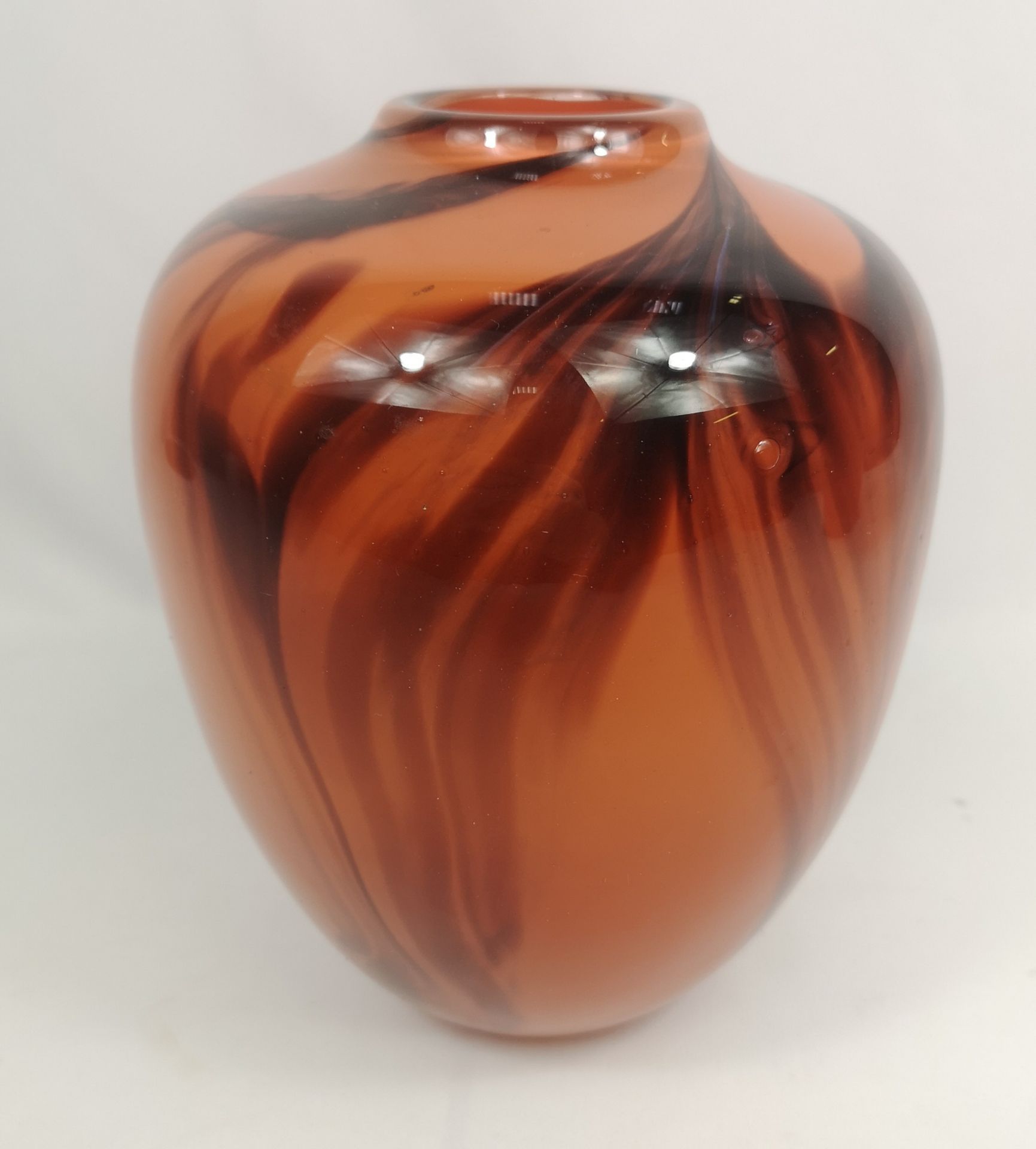 Two art glass vases - Image 2 of 5