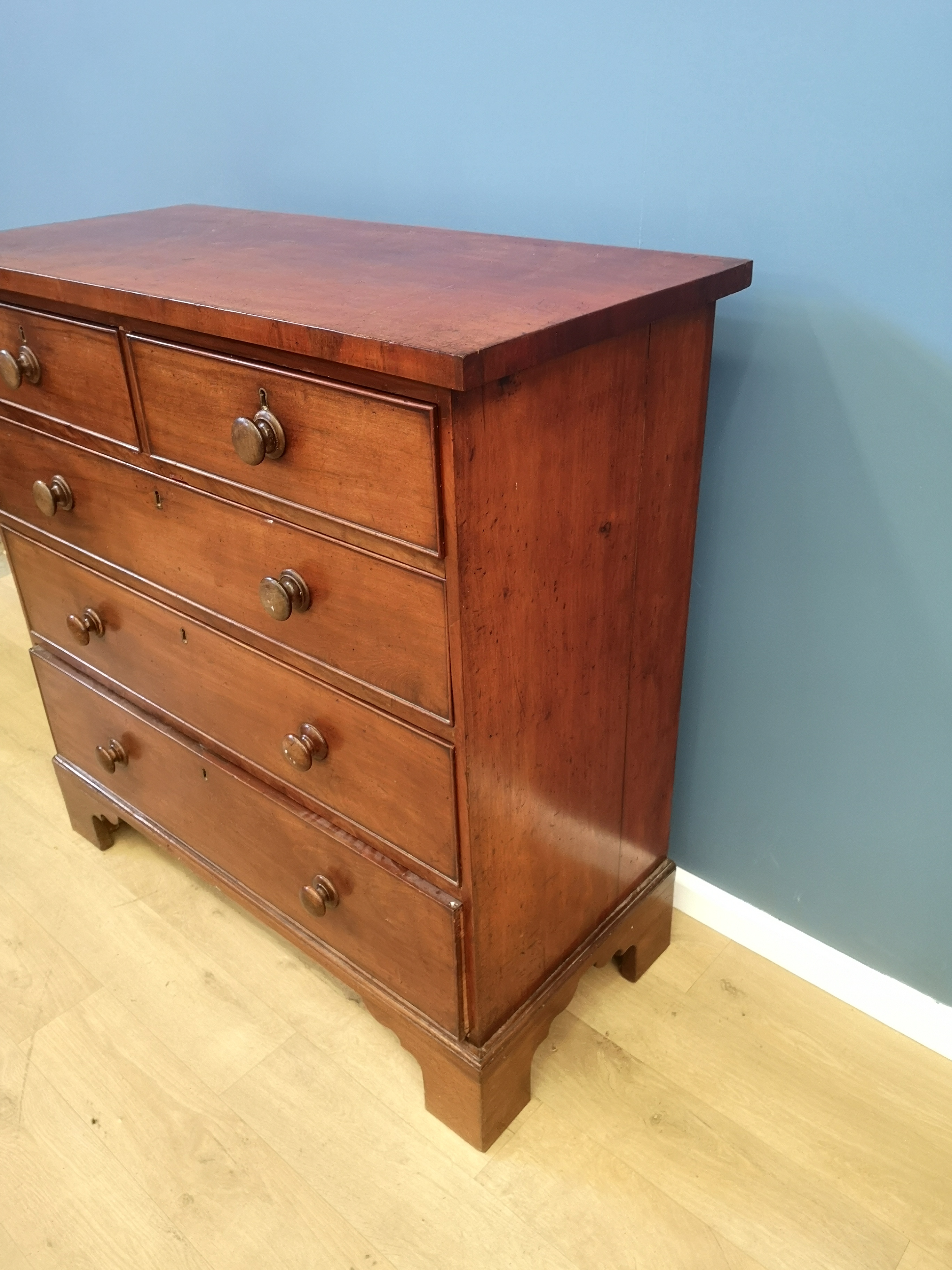 Victorian mahogany chest of drawers - Image 3 of 4