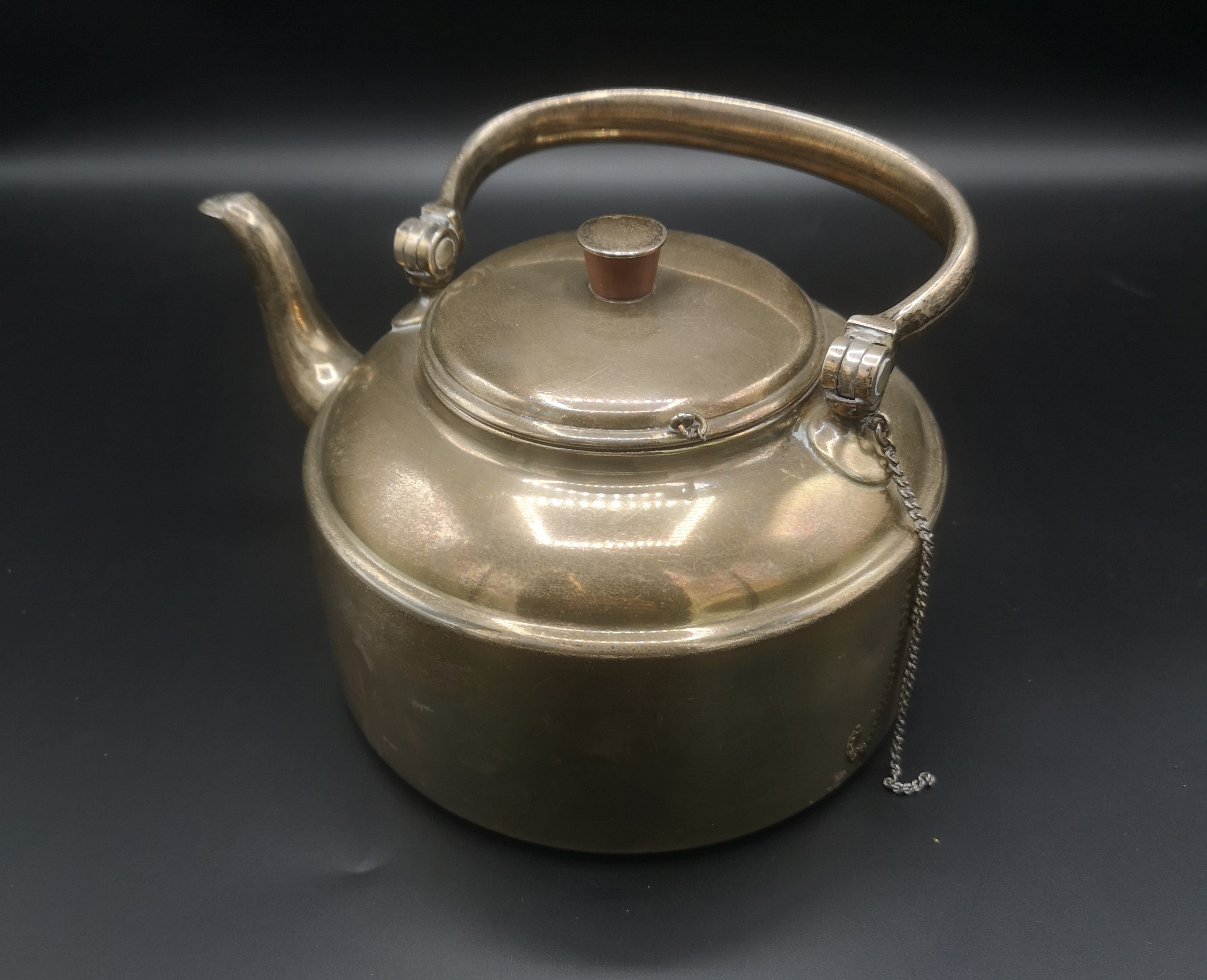 Silver kettle by Mappin & Webb - Image 2 of 7