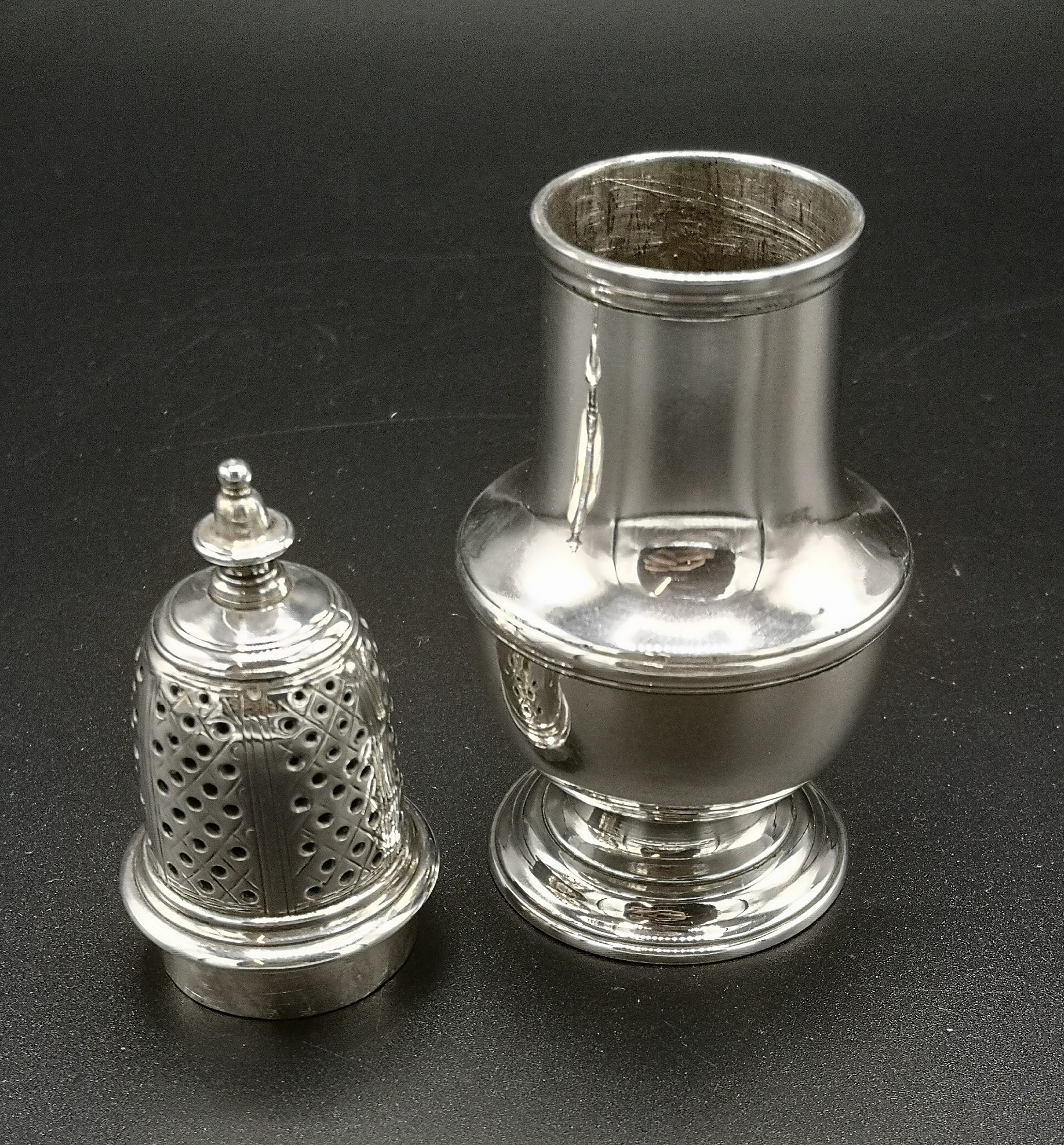 Georgian silver sugar caster - Image 3 of 3