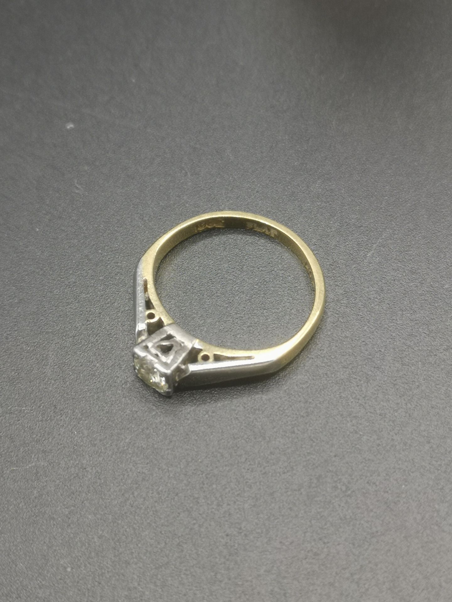 18ct gold and diamond solitaire ring - Image 4 of 5