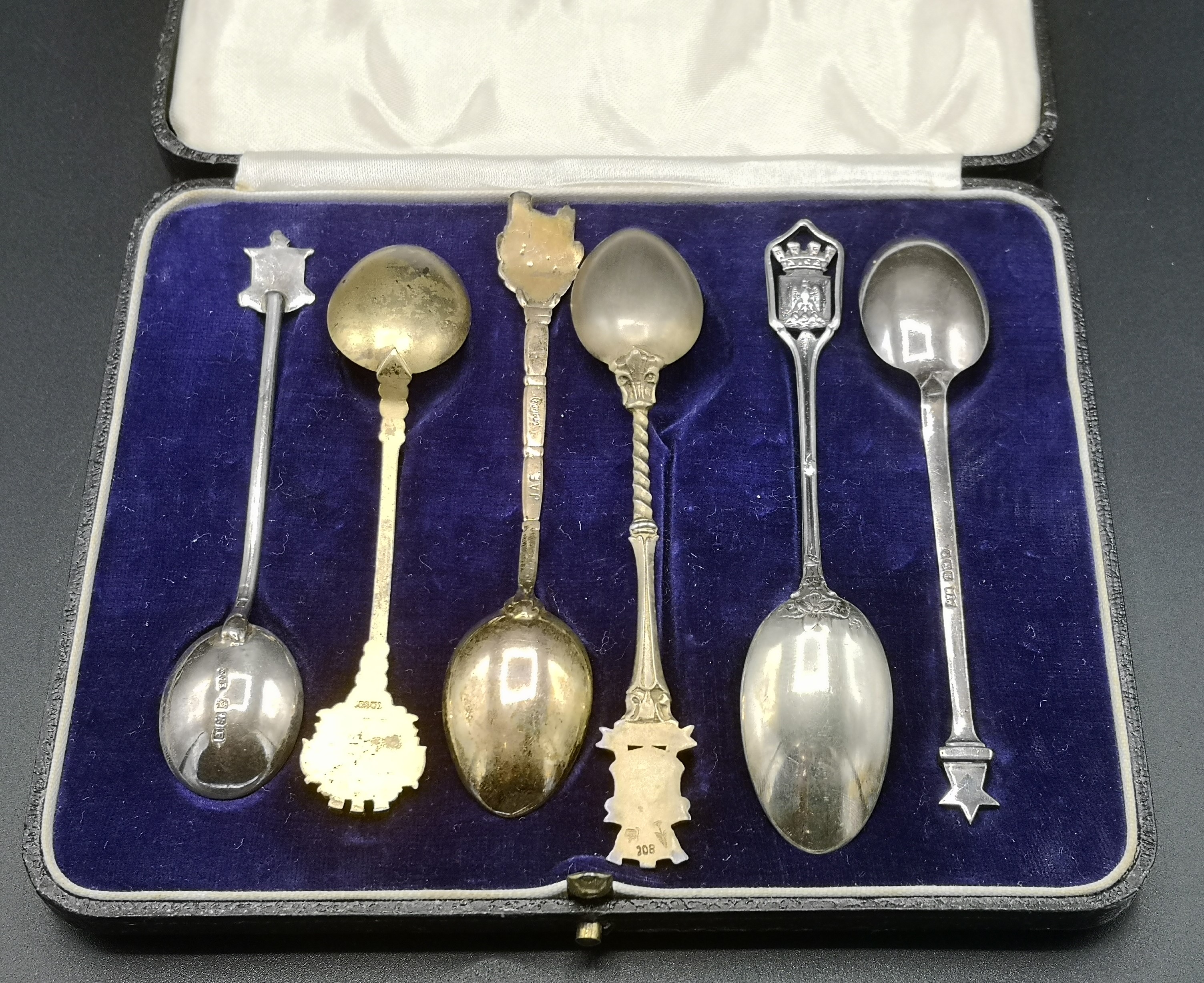 Twelve silver and white metal souvenir spoons - Image 6 of 9