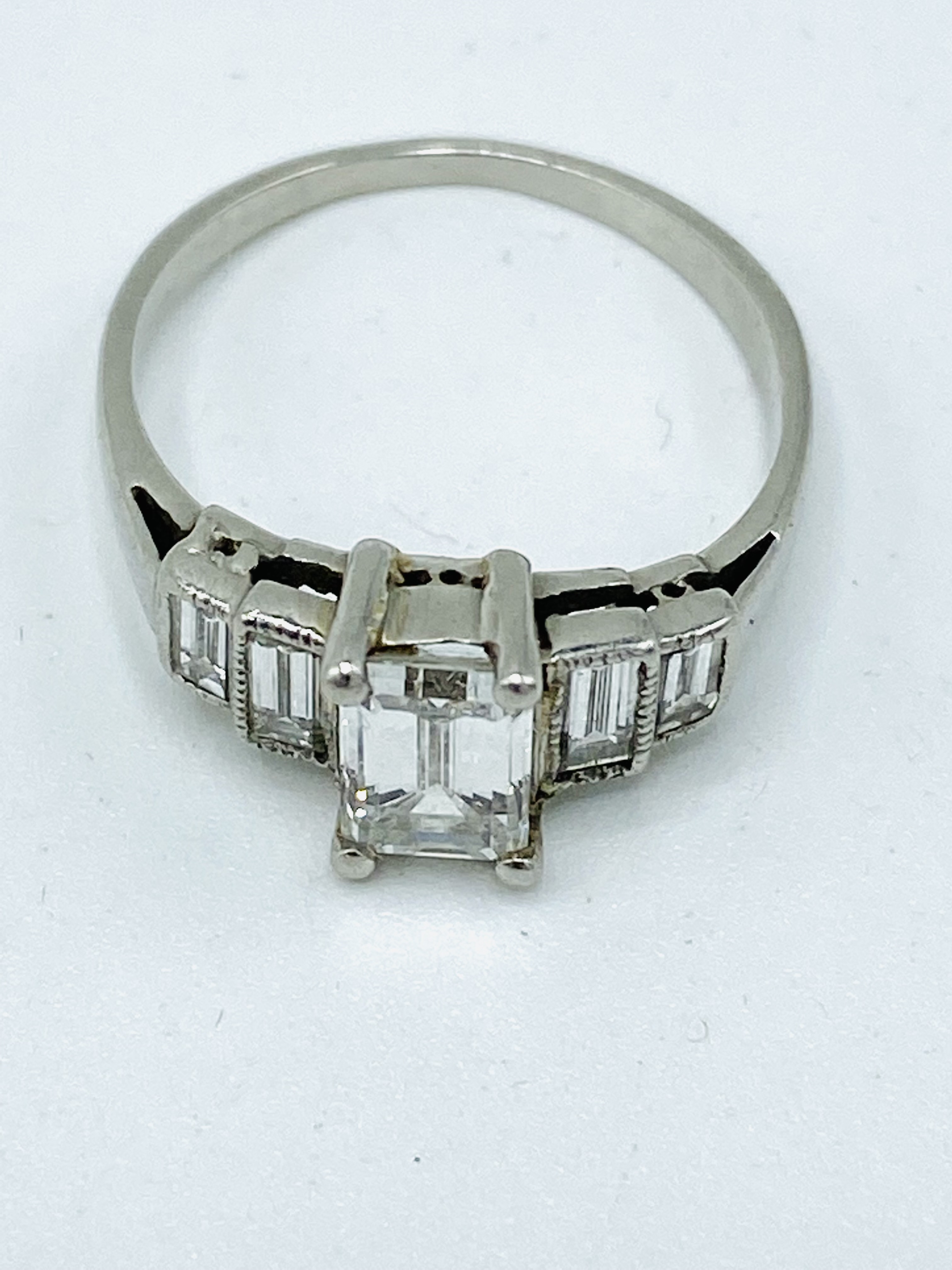 Platinum five stone emerald cut diamond ring - Image 4 of 6