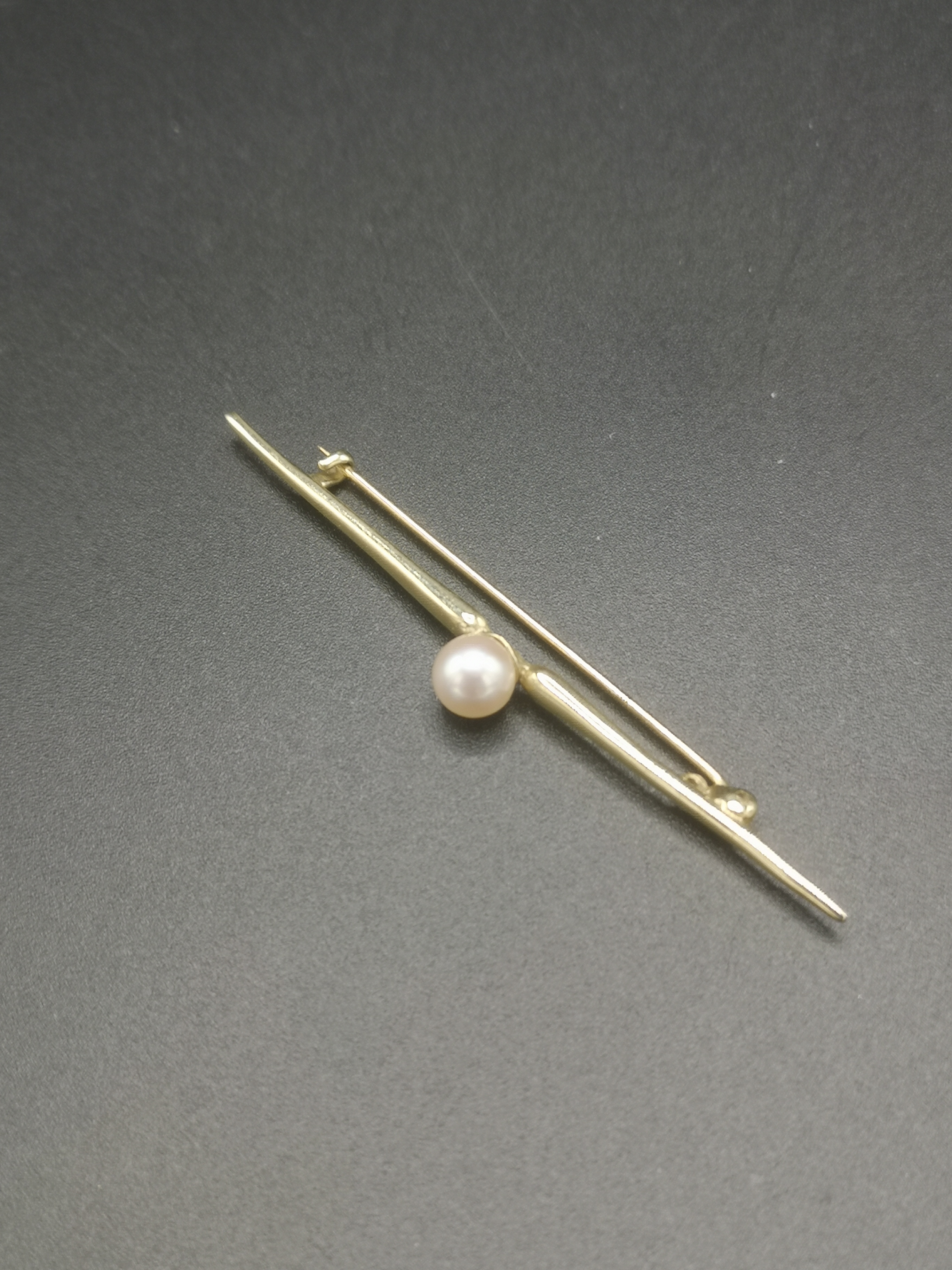 9ct gold and pearl ring together with a 9ct gold and pearl brooch - Image 6 of 7