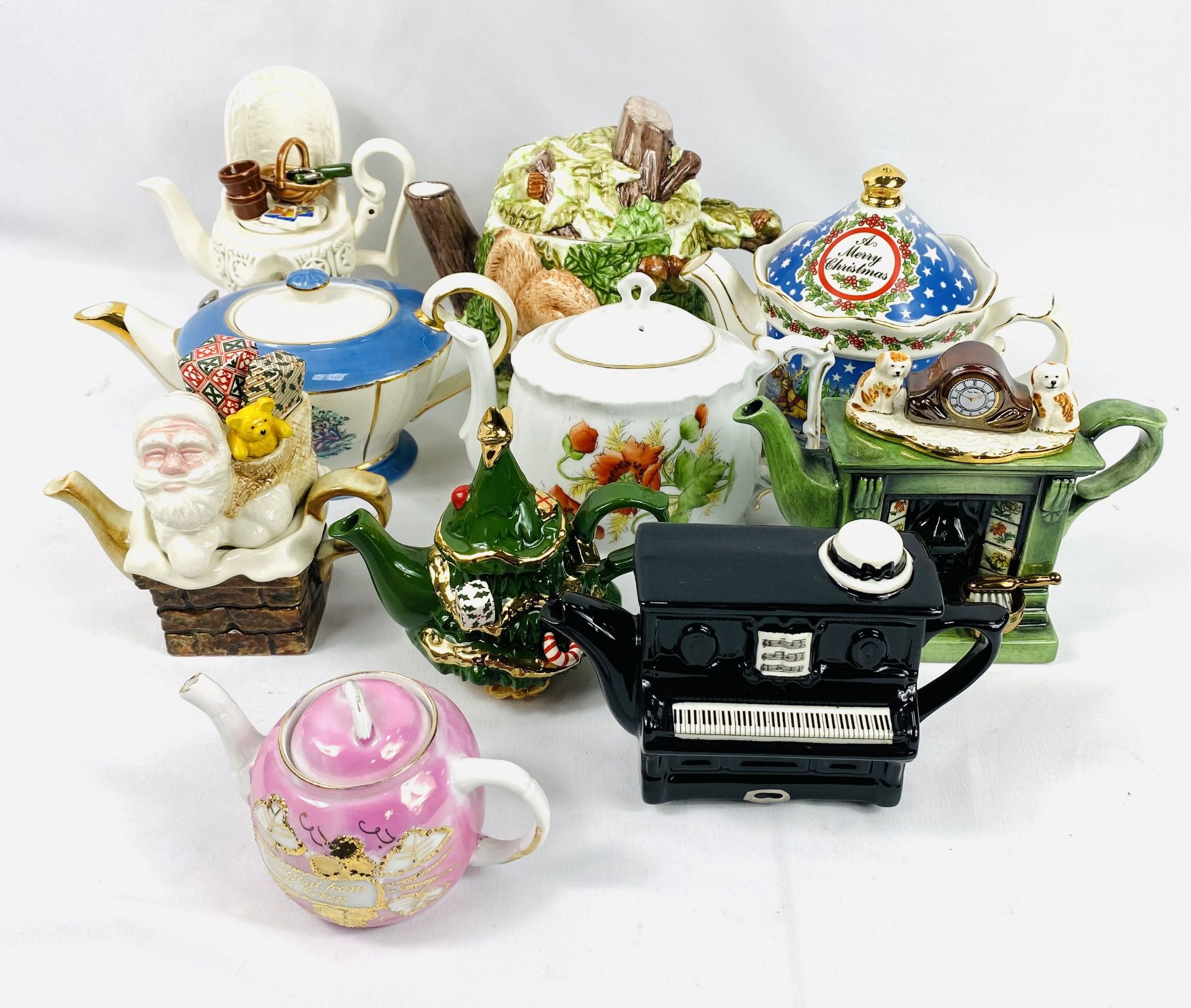 Ten collectable teapots