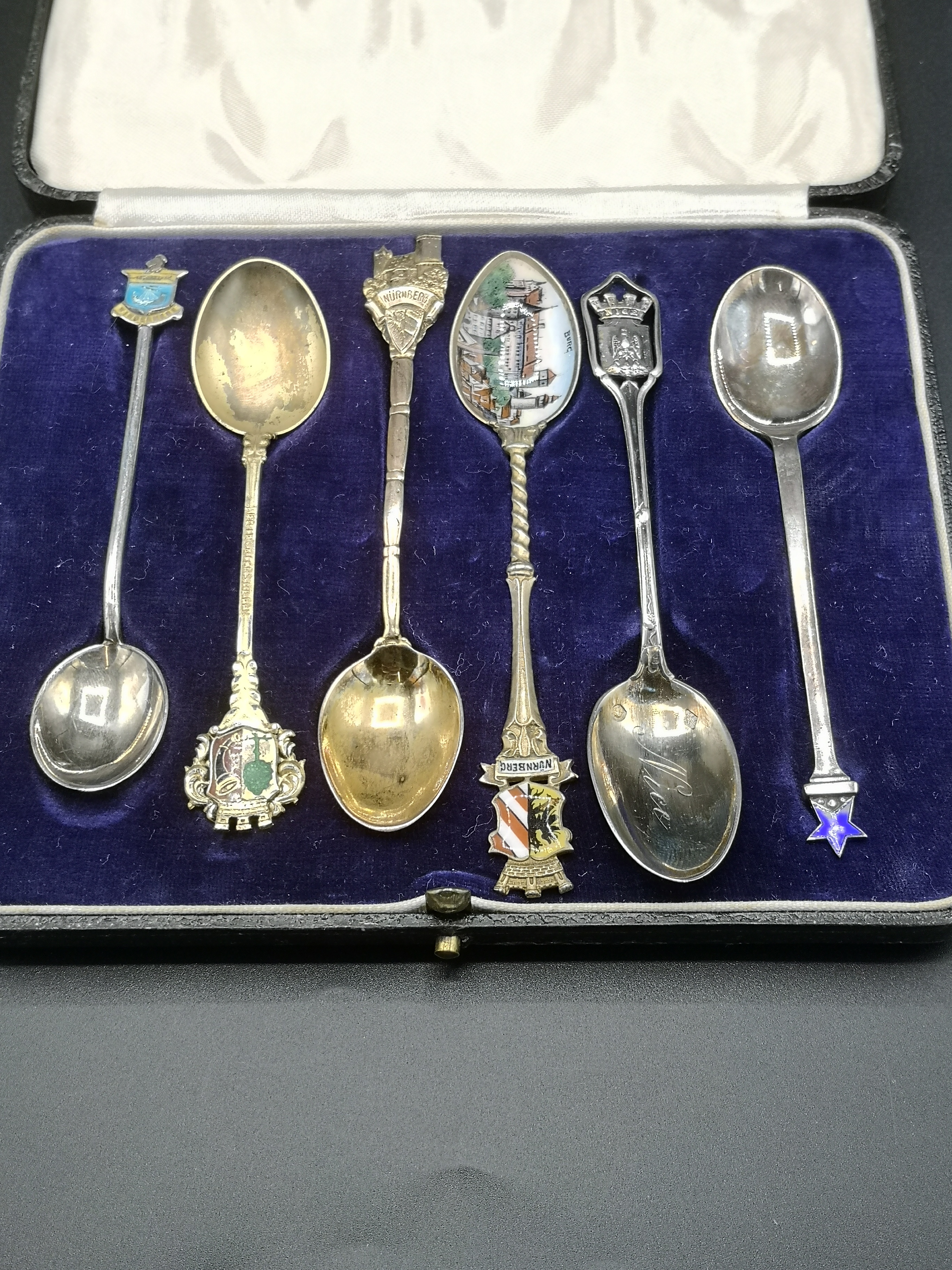 Twelve silver and white metal souvenir spoons - Image 5 of 9