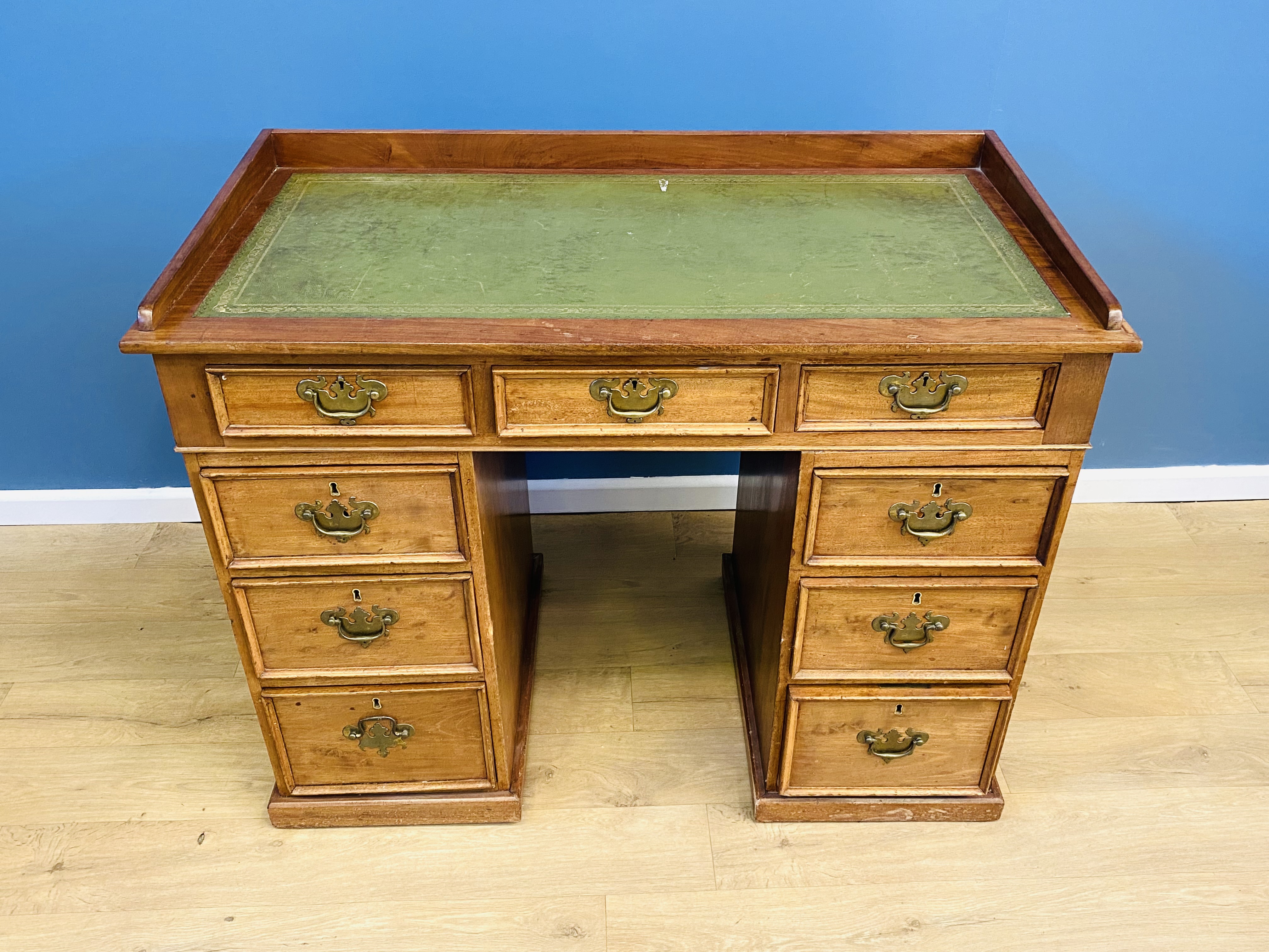 Mahogany pedestal desk - Image 2 of 6