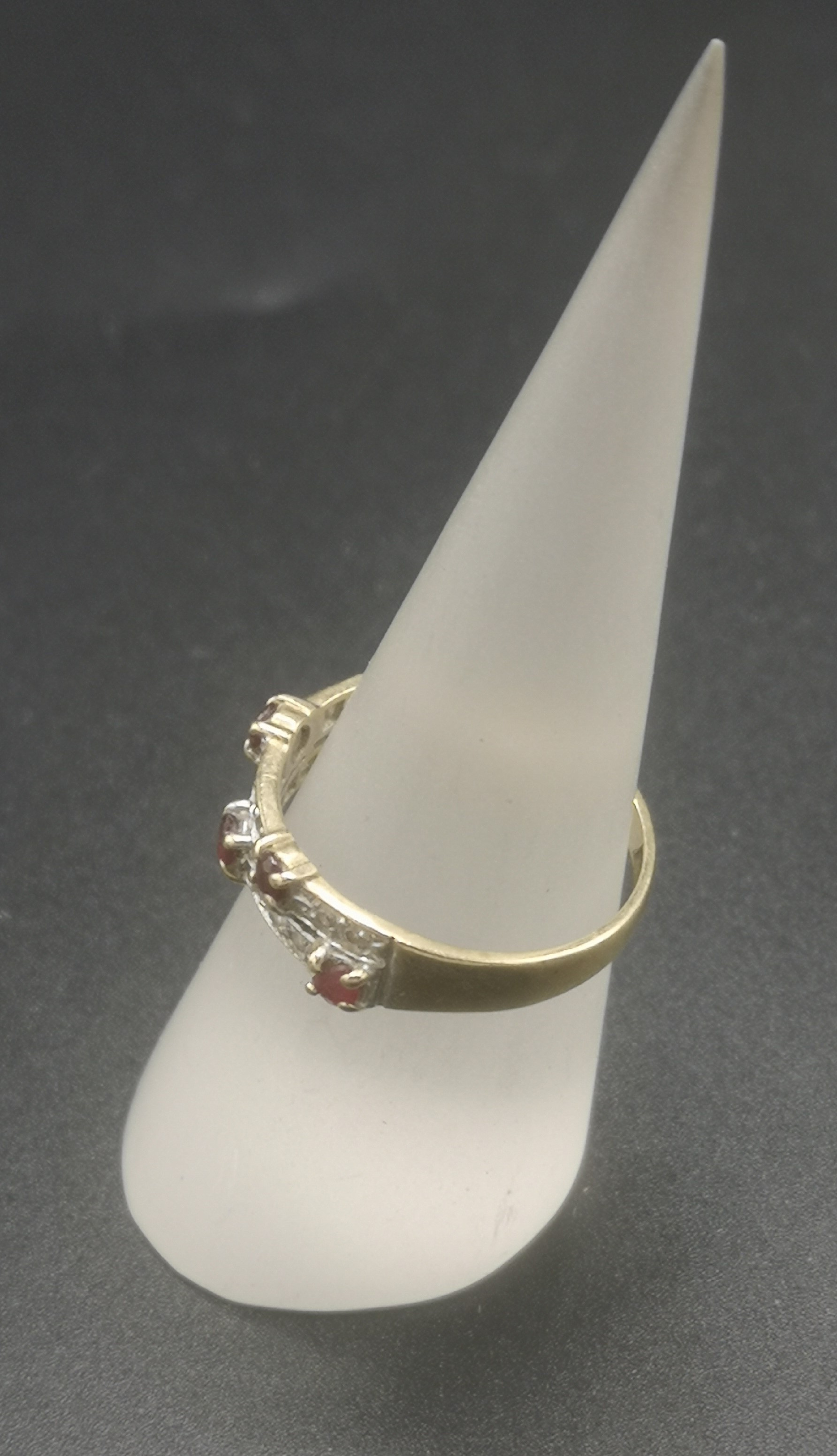 Two 9ct gold rings - Image 3 of 8