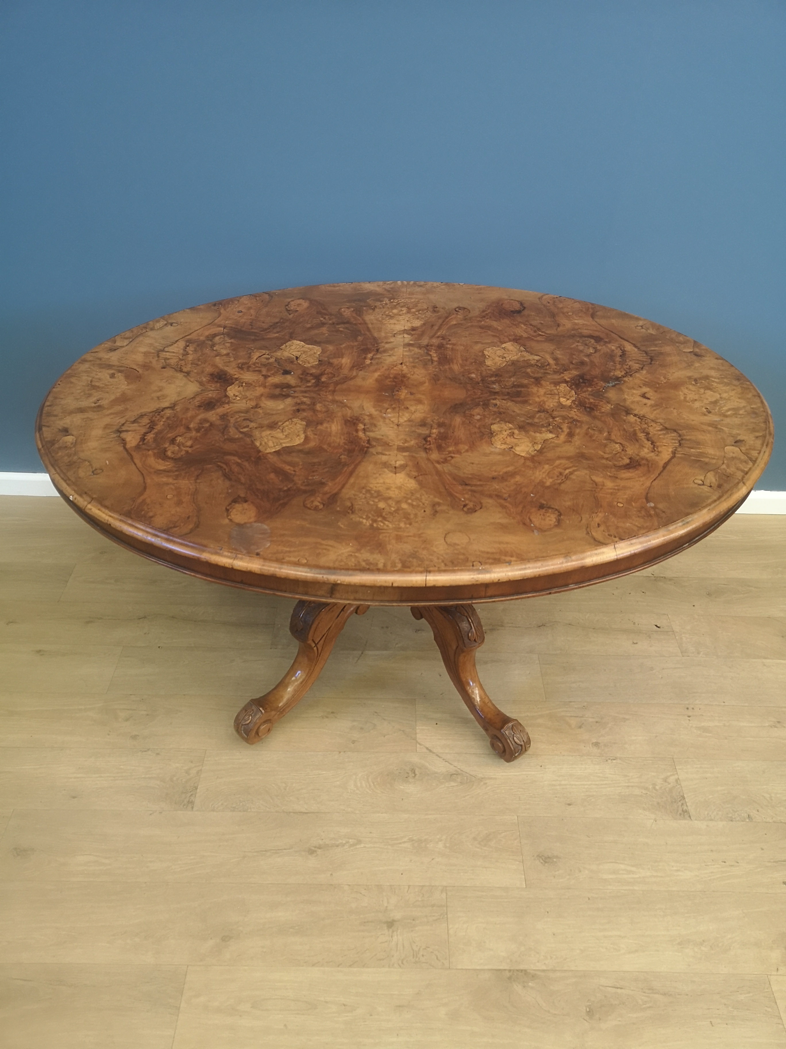 Victorian tilt top breakfast table - Image 4 of 4