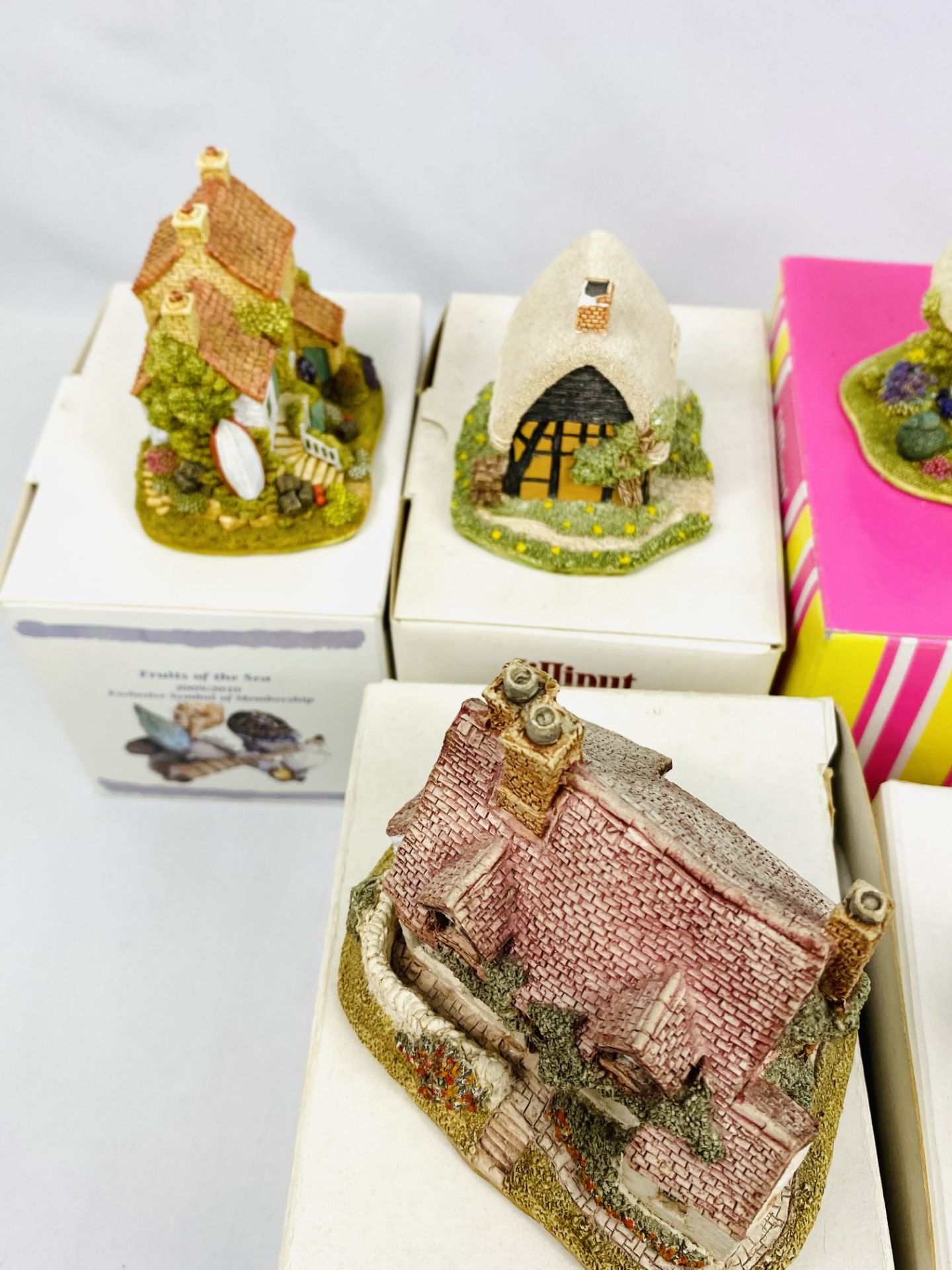 Eight Lilliput Lane cottages - Image 3 of 4