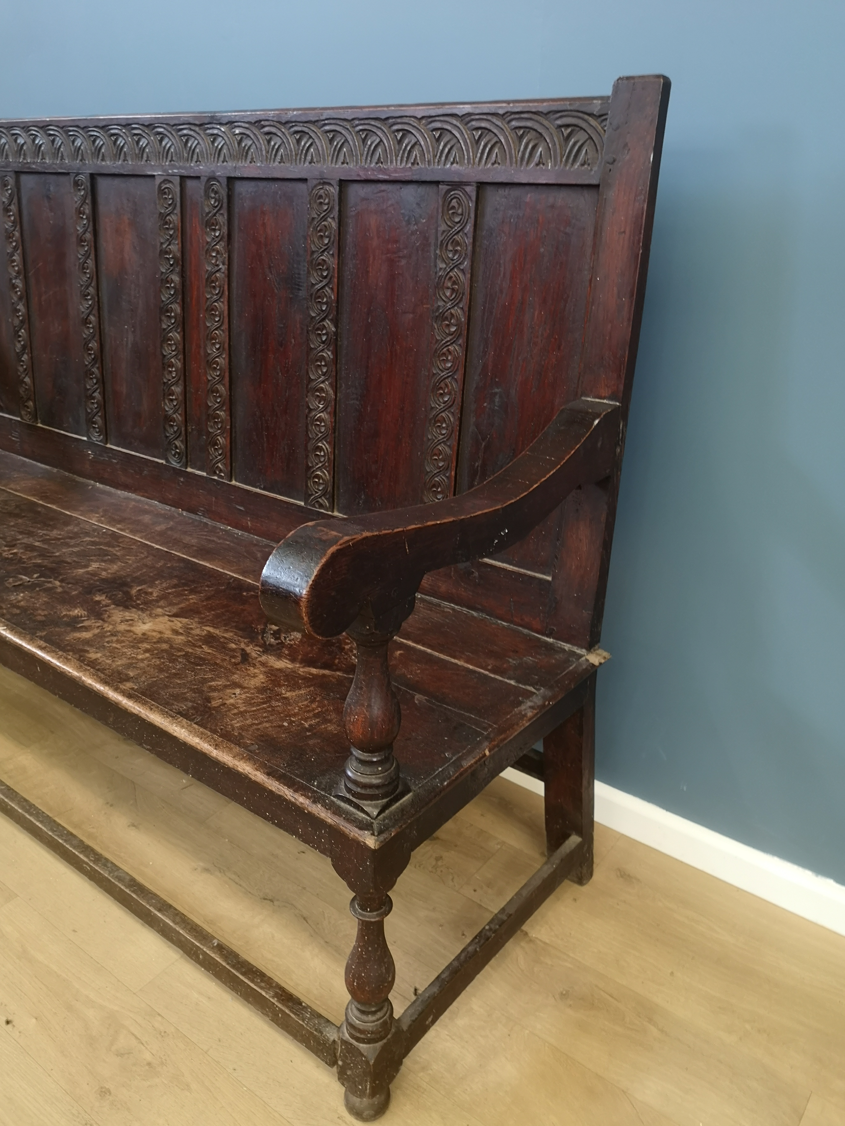 18th century carved settle - Image 3 of 4