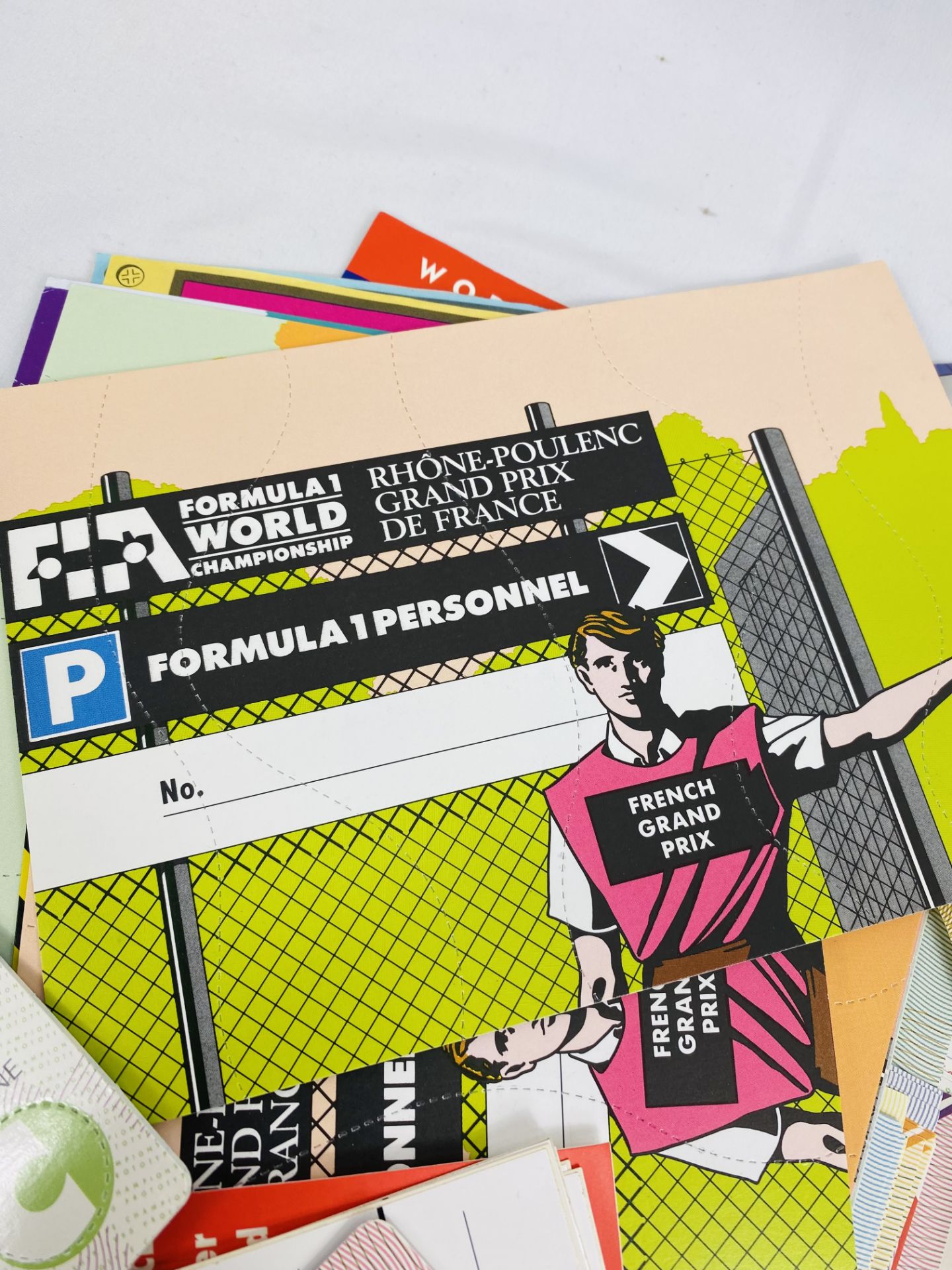 A collection of Formula 1 ephemera - Image 4 of 4