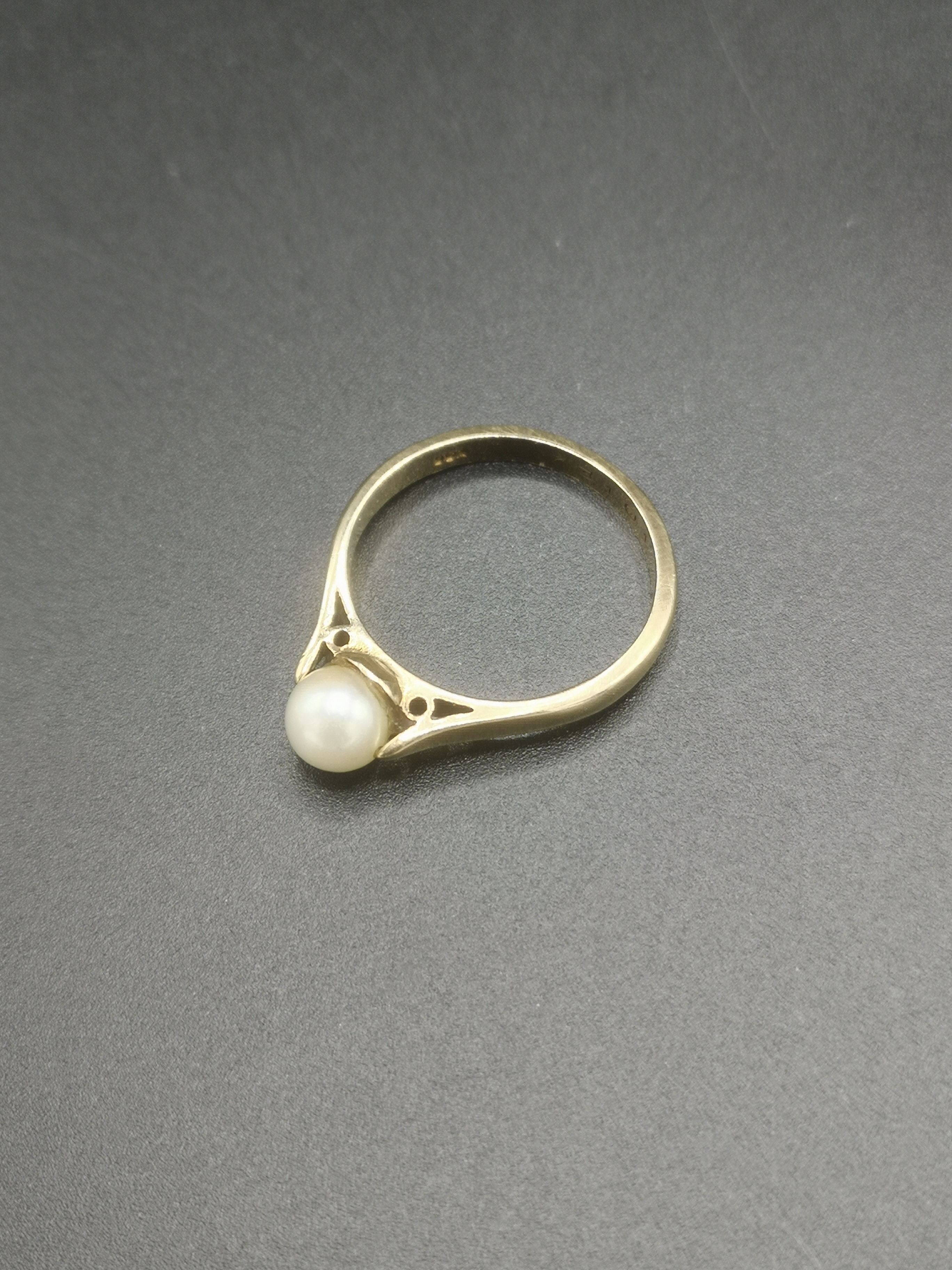 9ct gold and pearl ring together with a 9ct gold and pearl brooch - Image 5 of 7