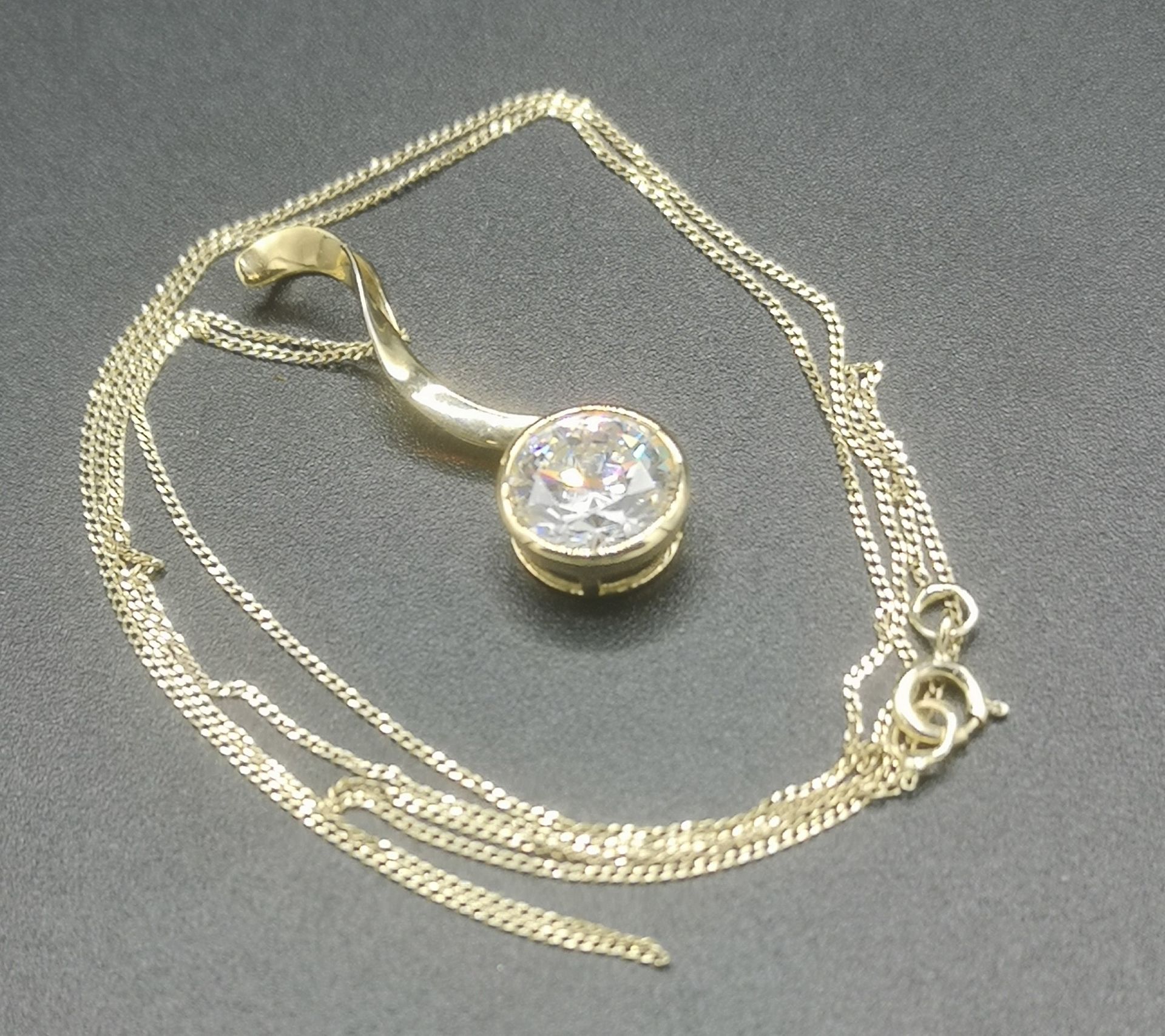 9ct gold necklace with 14ct gold pendant - Image 3 of 4