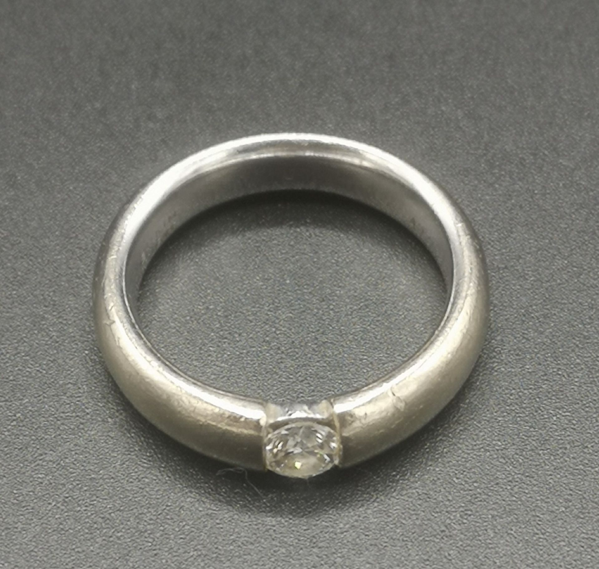 18ct white gold ring by Kim - Image 3 of 4