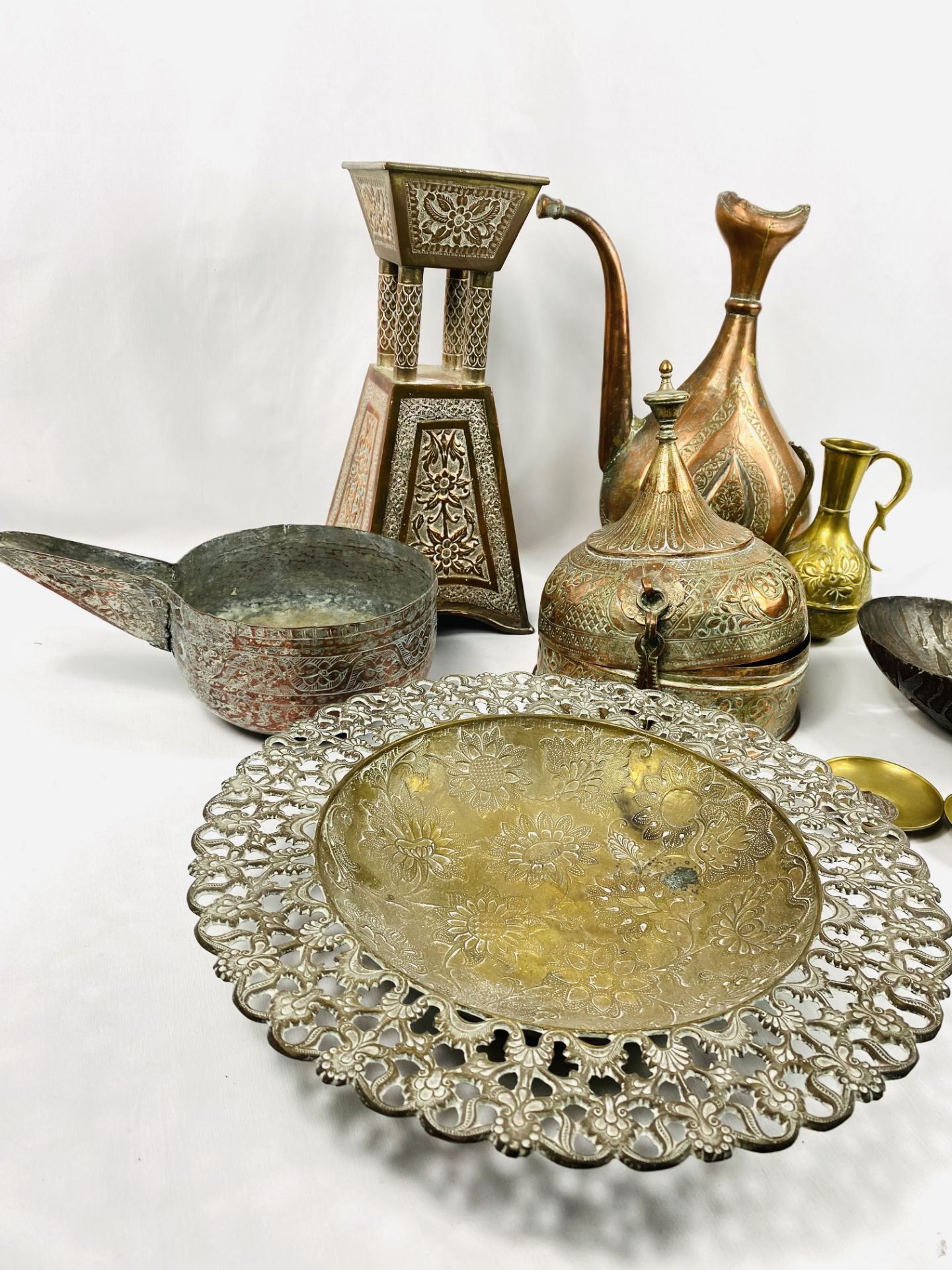 Quantity of Middle Eastern copper and brass - Image 3 of 3