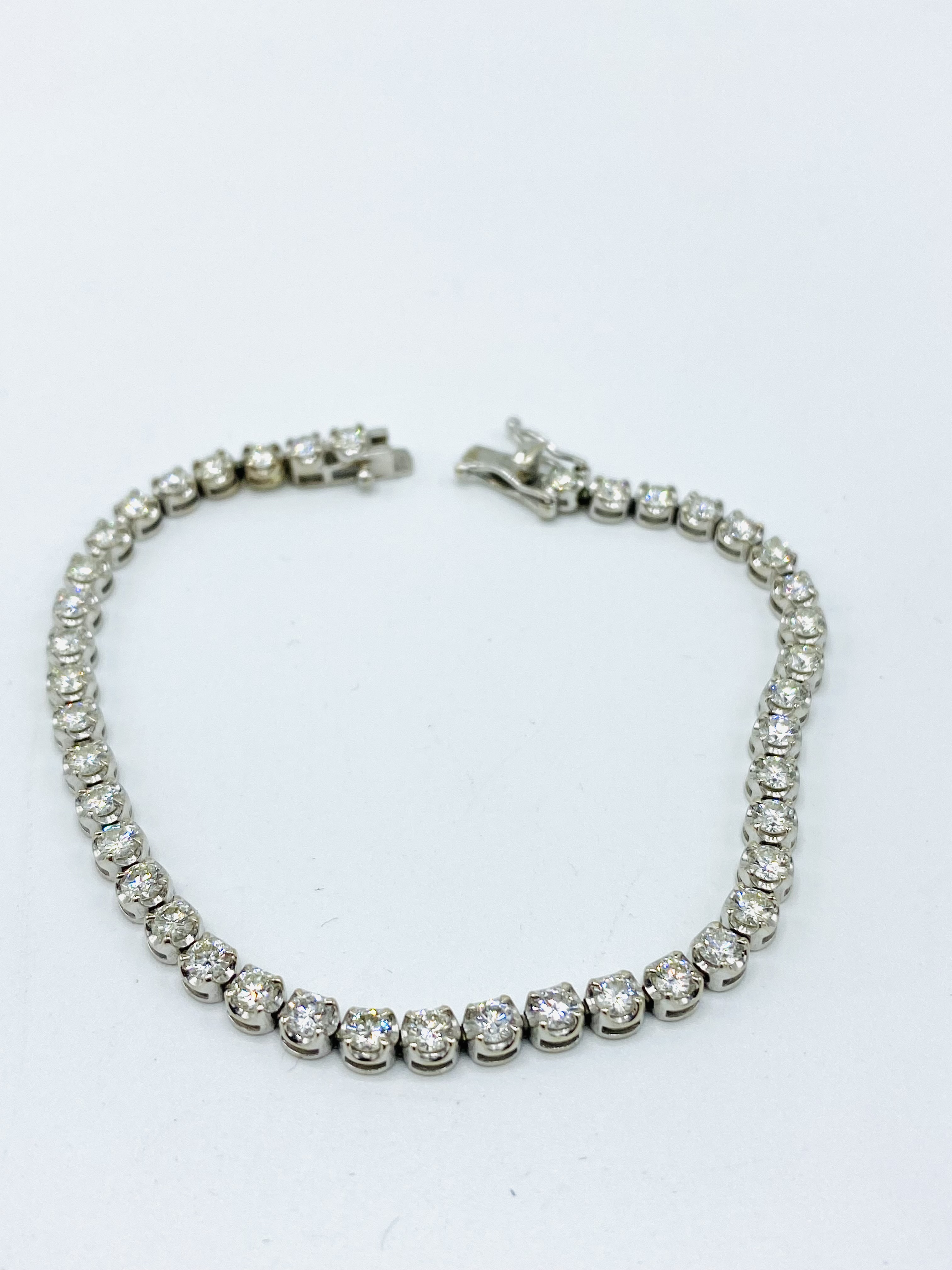 14ct hallmarked white gold diamond bracelet