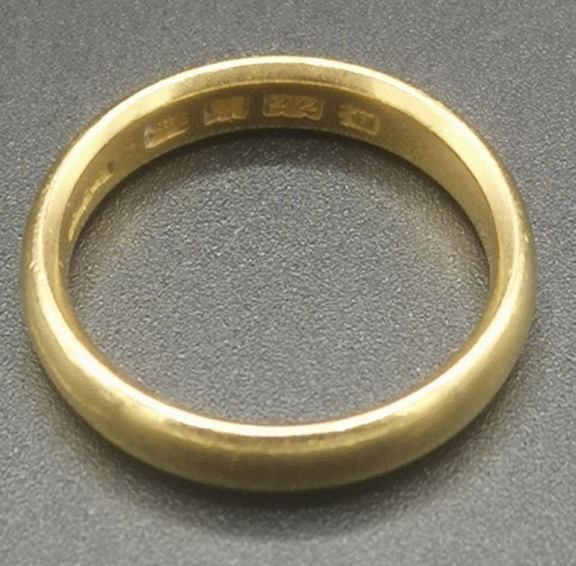 22ct gold band - Image 3 of 3