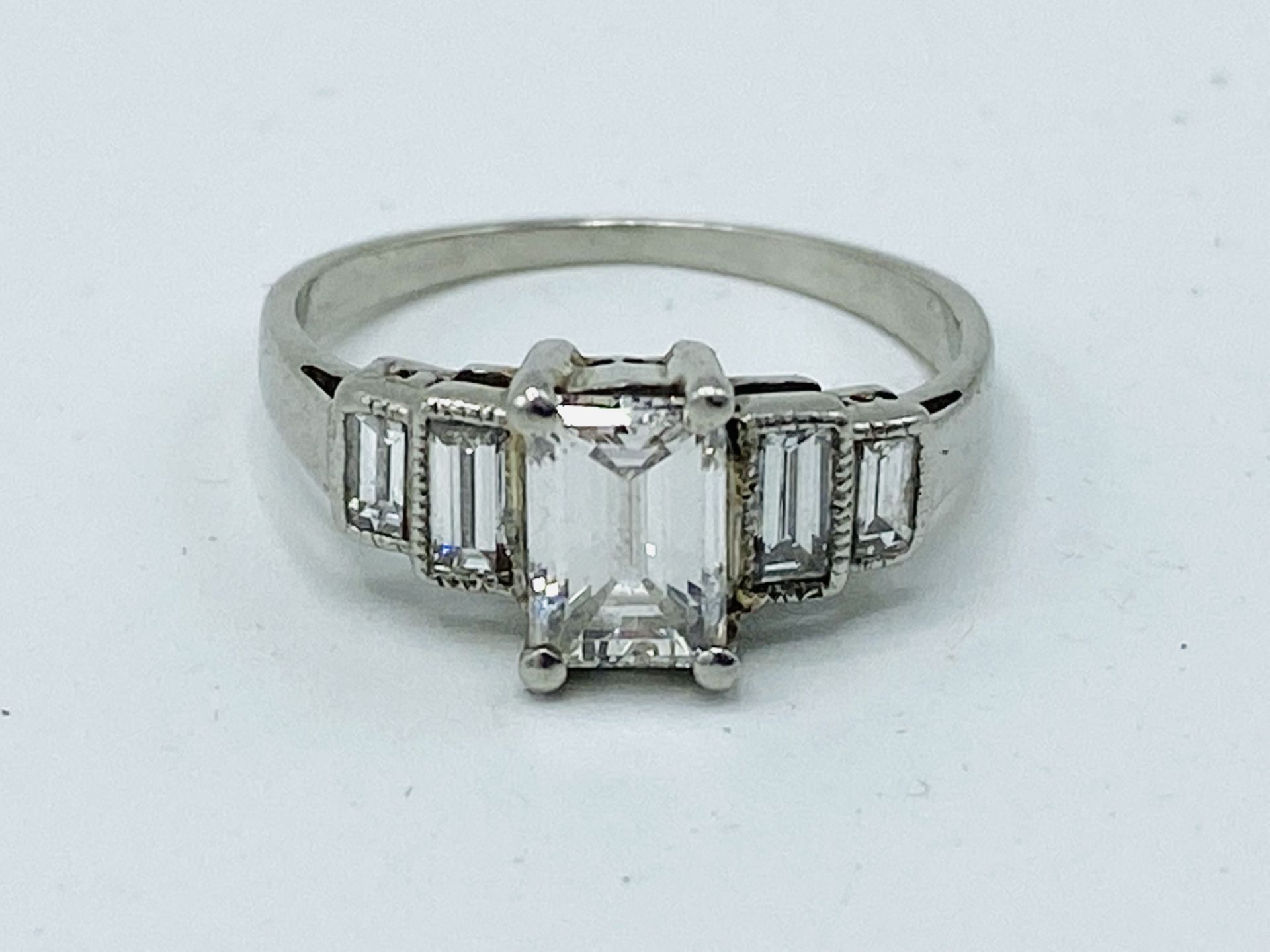 Platinum five stone emerald cut diamond ring - Image 3 of 6