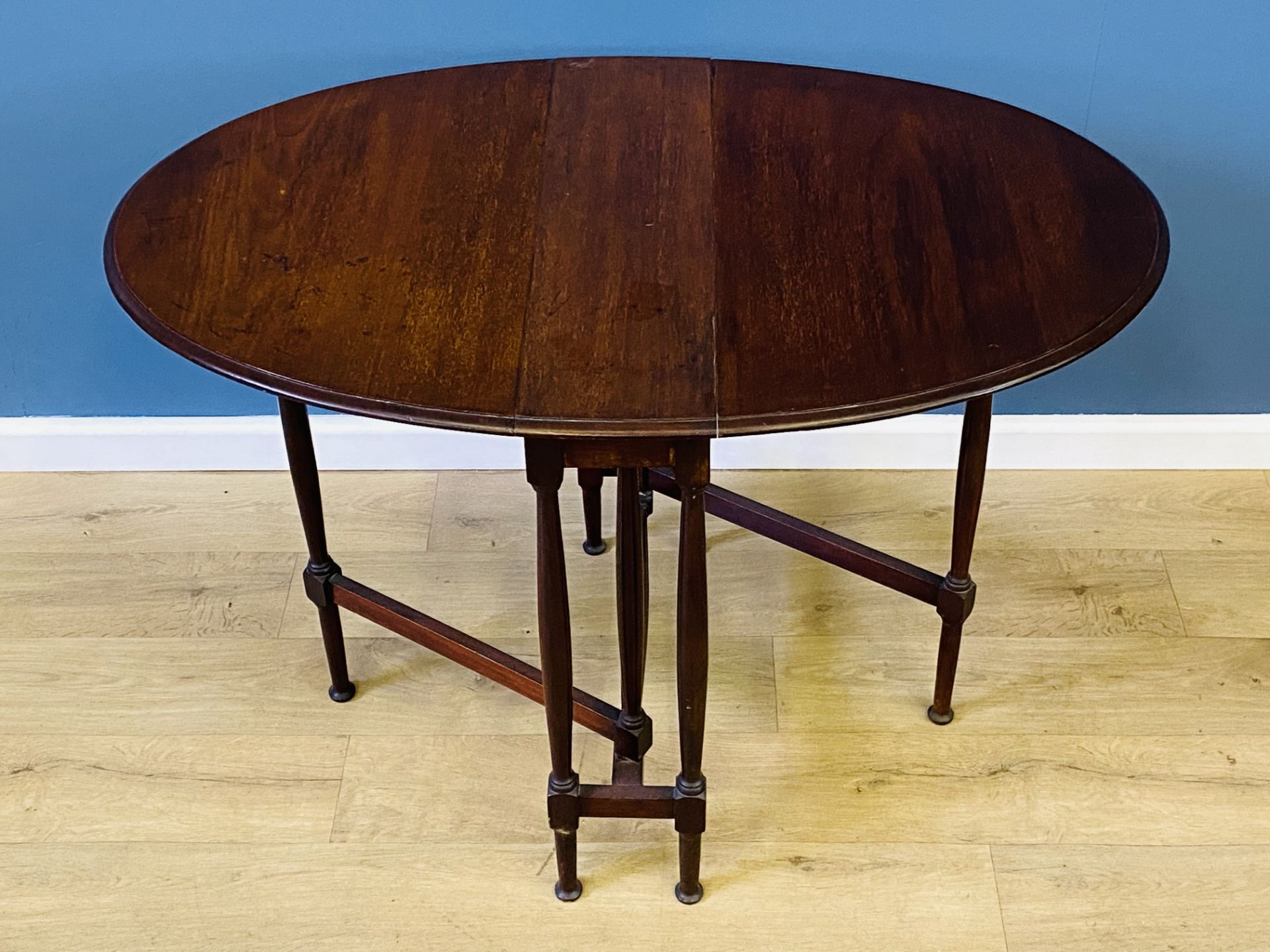 Mahogany gateleg table - Image 4 of 4