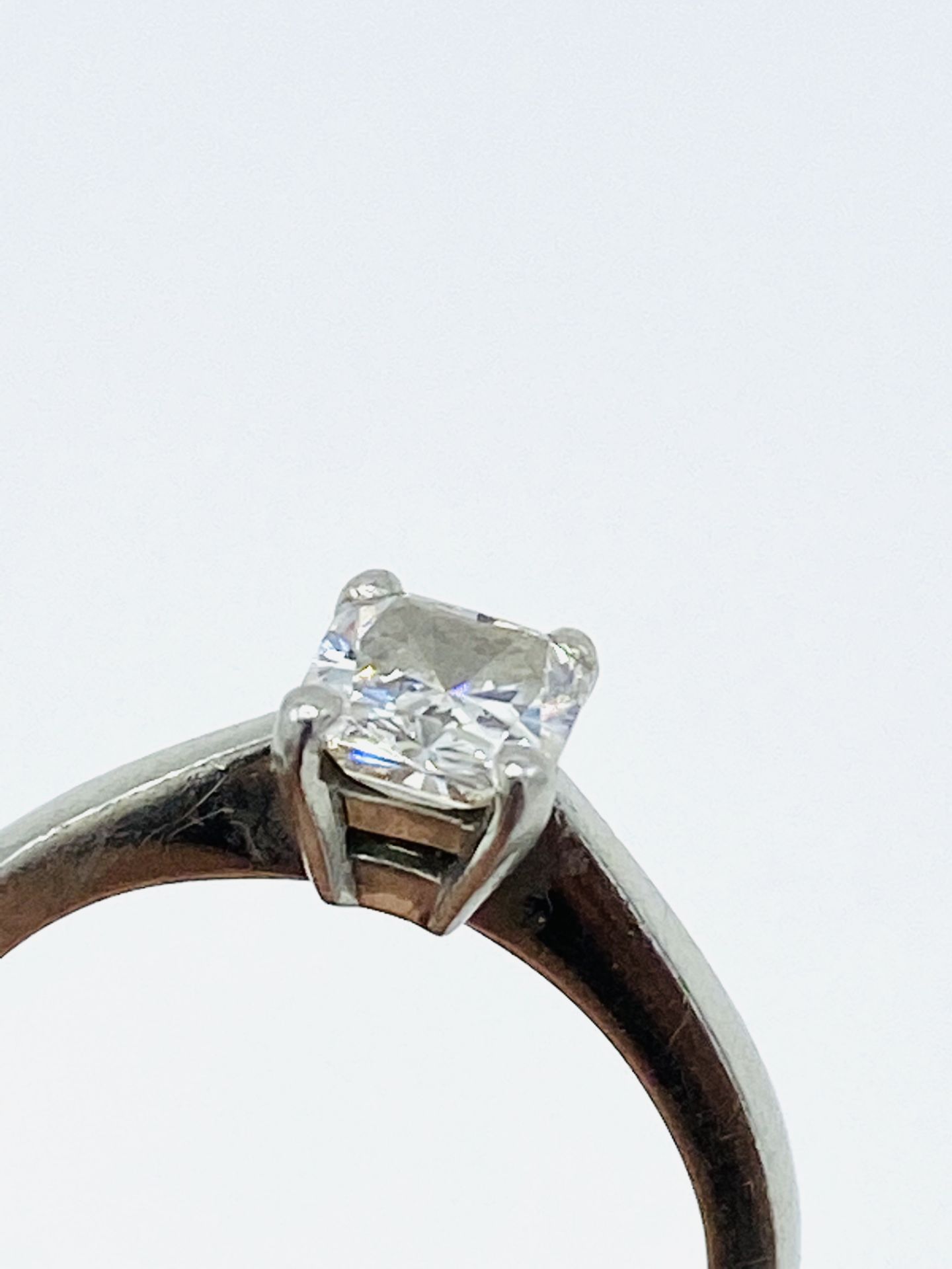 Hallmarked platinum solitaire ring - Image 2 of 4