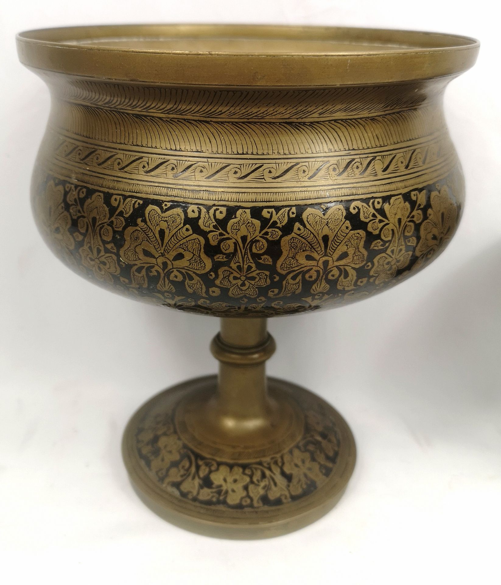 Middle Eastern brass bowl and white metal lidded dish - Image 2 of 5