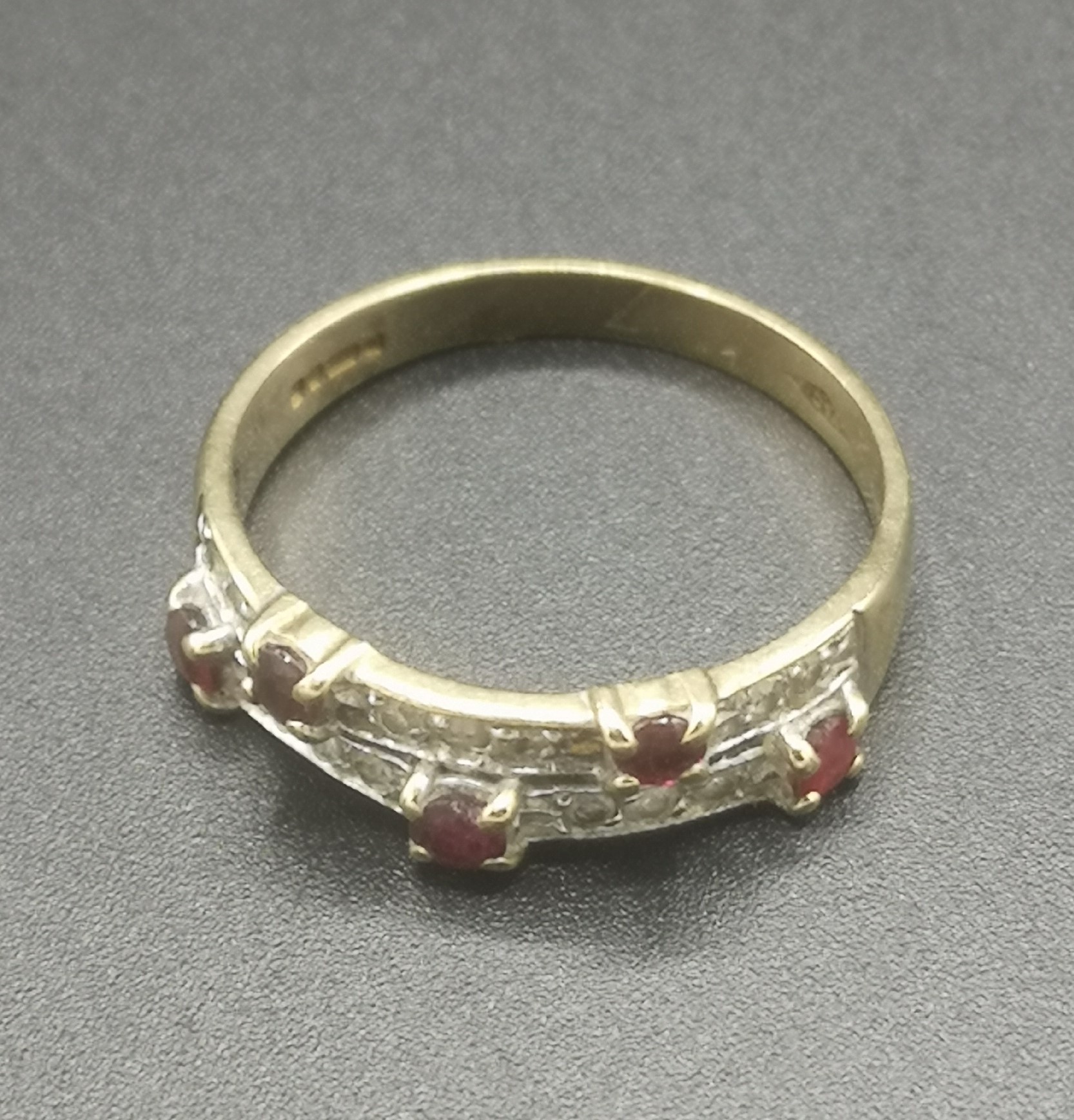 Two 9ct gold rings - Image 4 of 8
