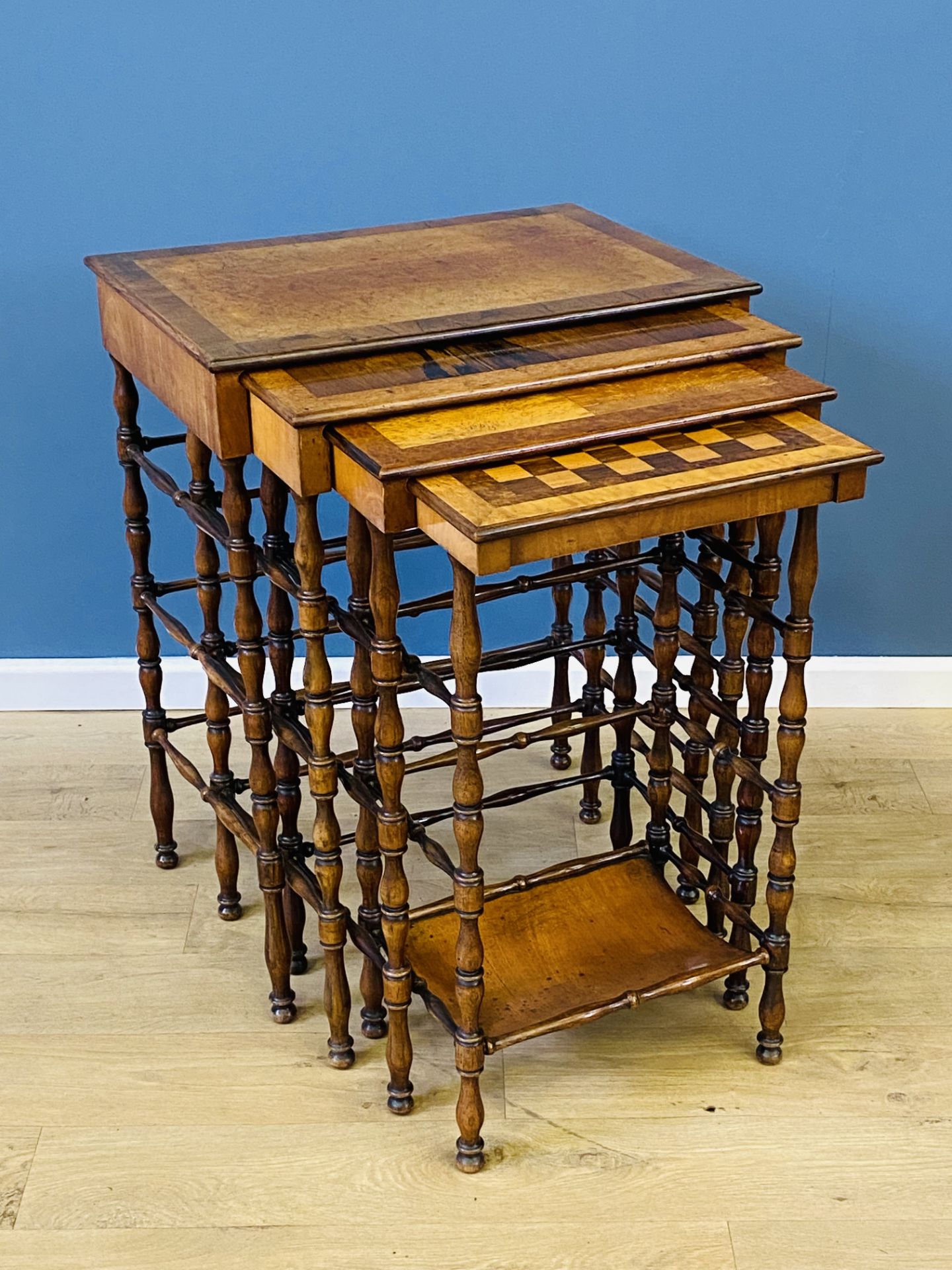 Early 19th century nest of four tables attributed to Gillows - Bild 2 aus 10