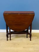 Mahogany gateleg table