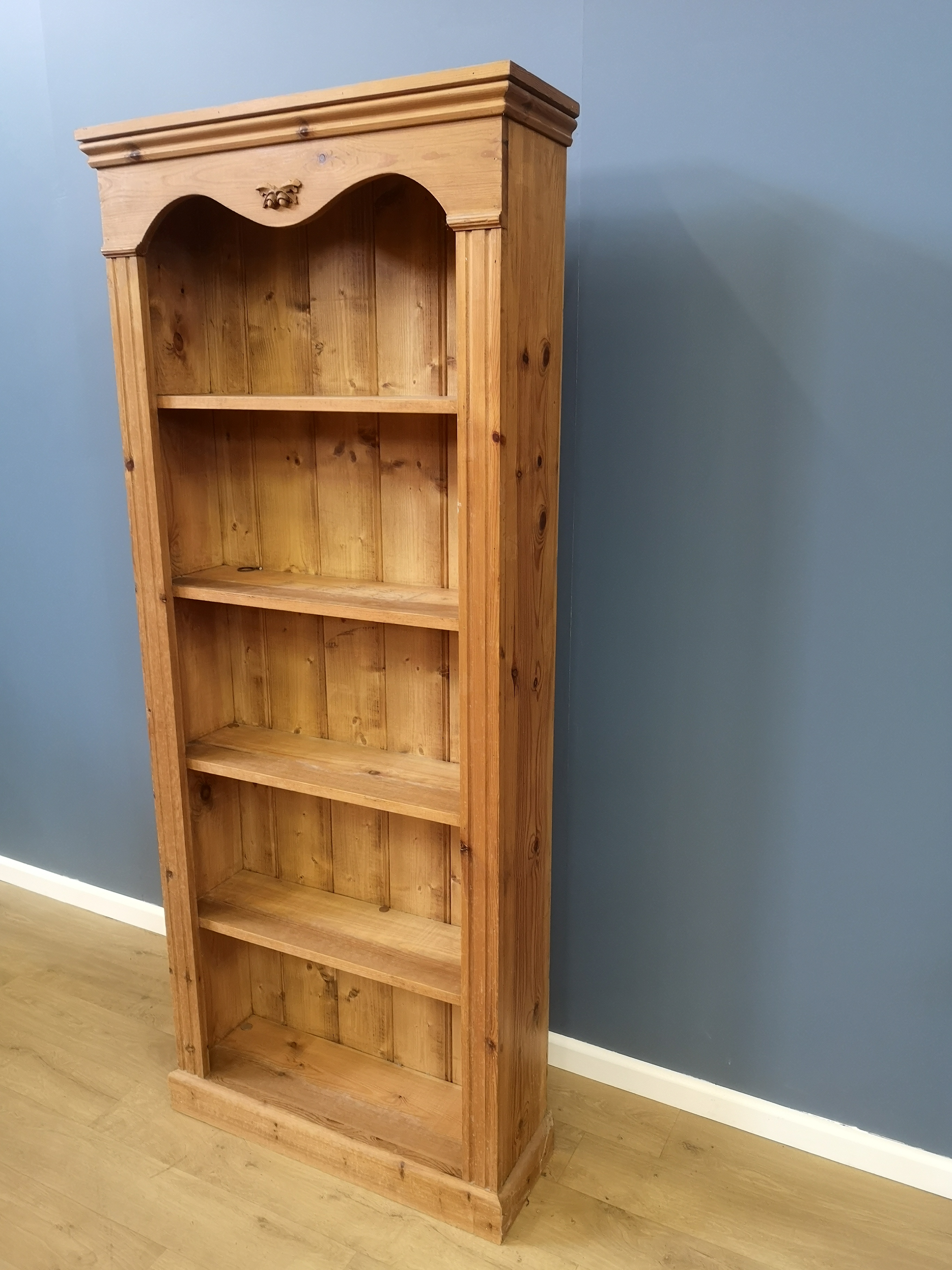 Set of pine display shelves - Image 2 of 4