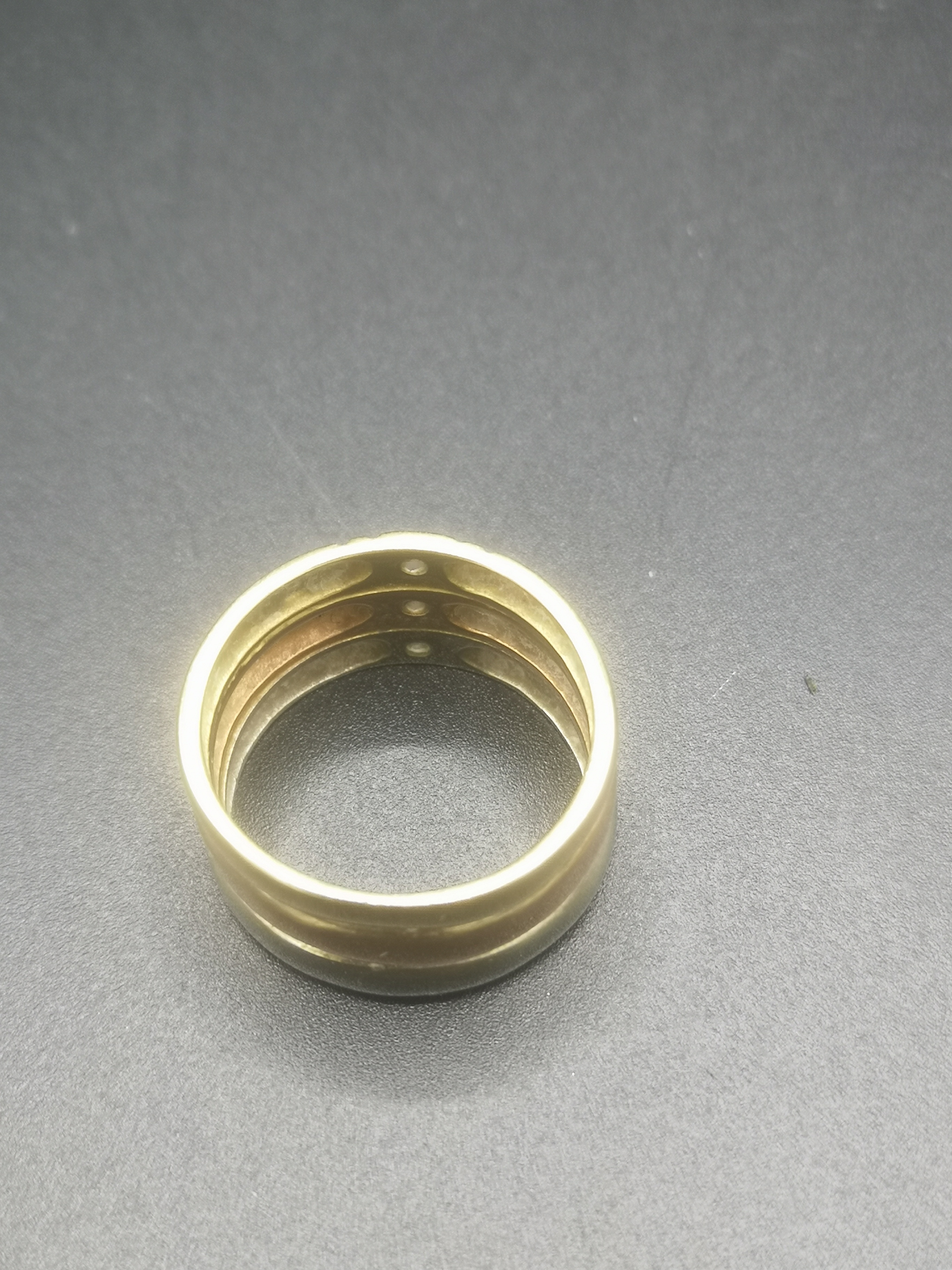 14ct white, rose and yellow gold band - Image 4 of 4