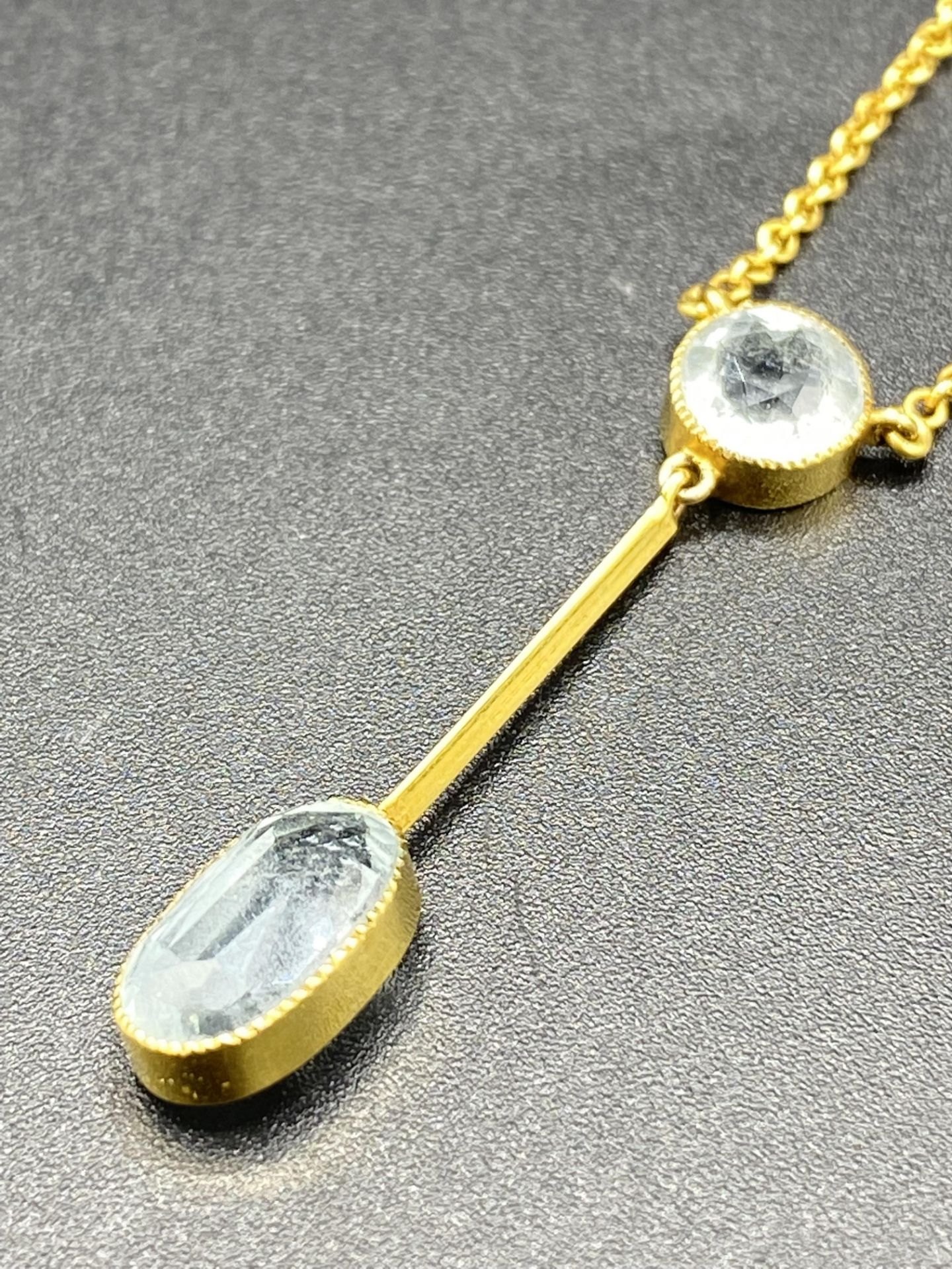 9ct gold necklace with aquamarine pendant - Image 5 of 5