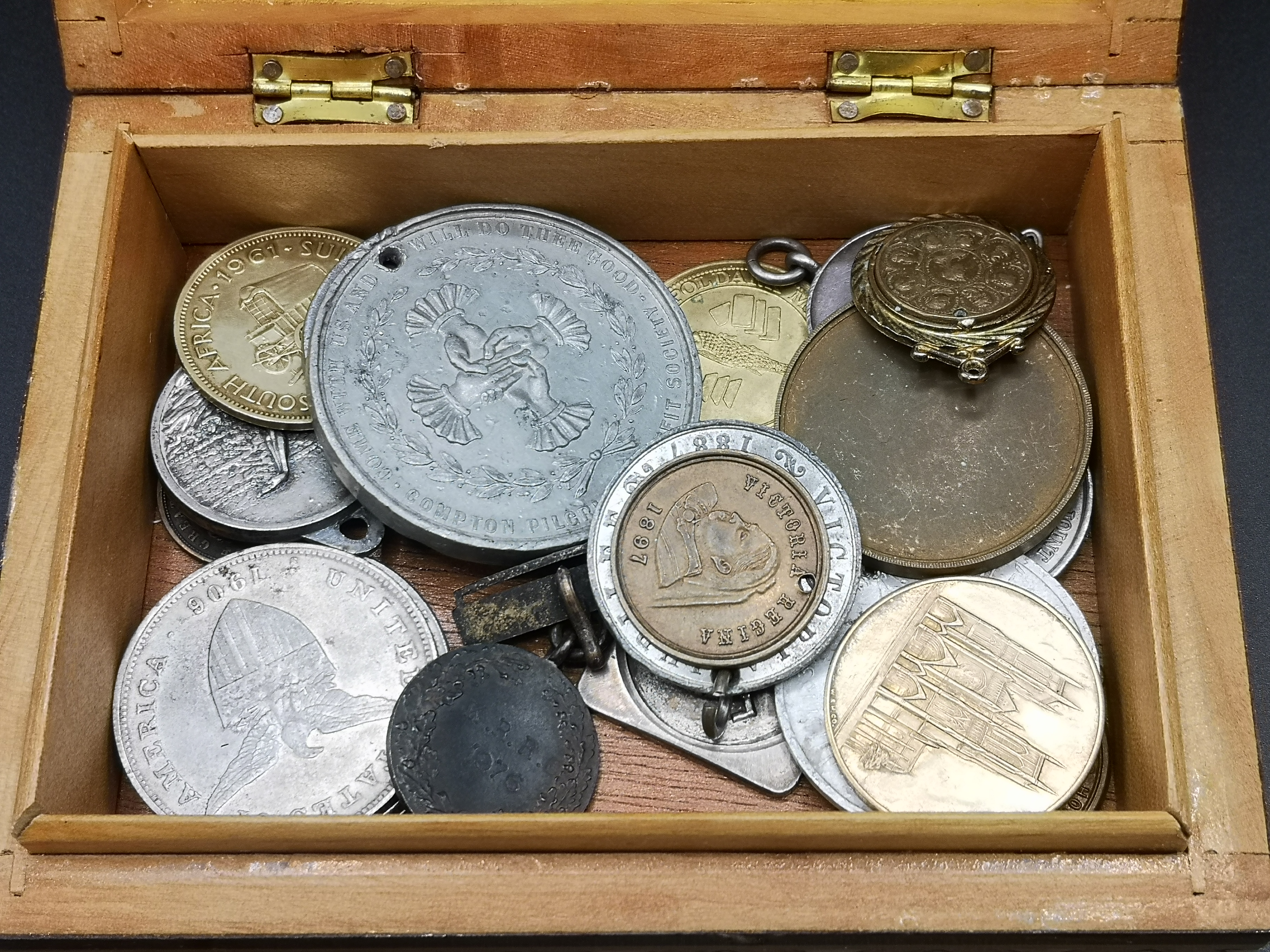 Collection of medalettes, coins and tokens - Image 2 of 4