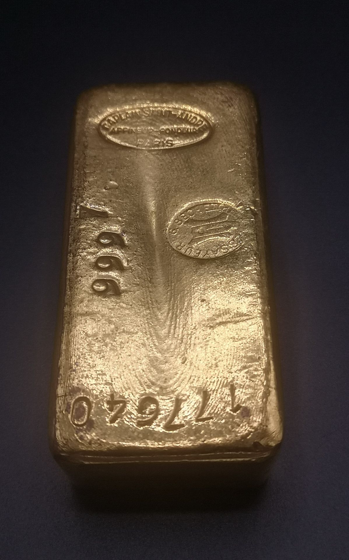 Silver vesta case, Dupont lighter and a gold coloured lighter case - Image 5 of 10