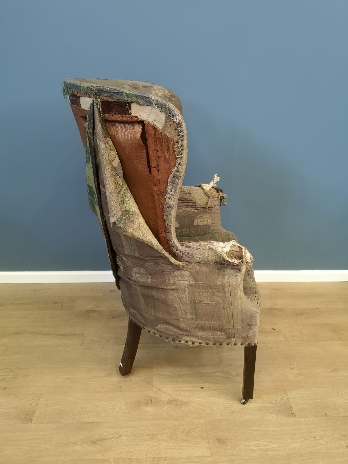 Georgian wingback armchair - Image 4 of 4